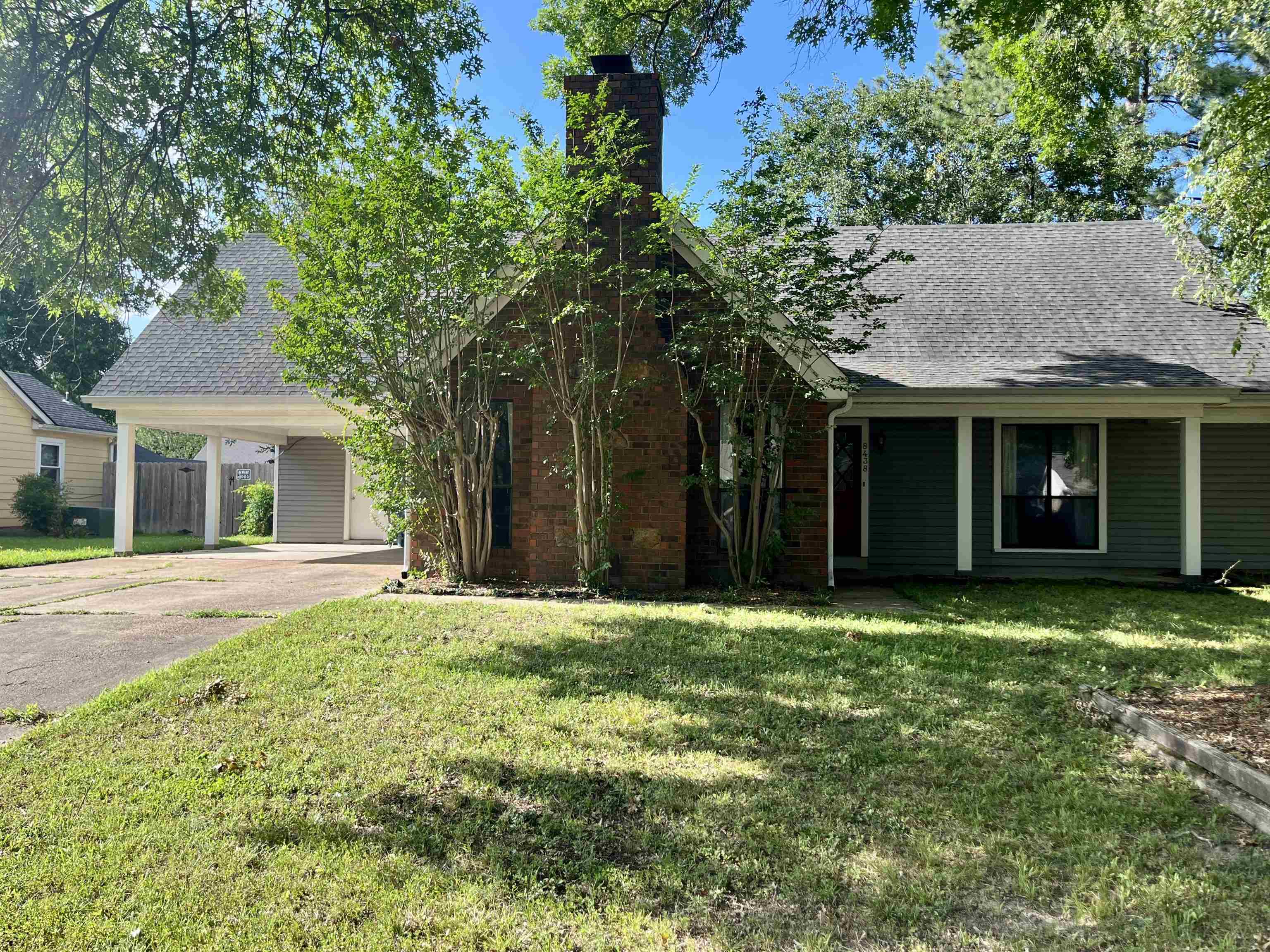8438 River Glen Dr Property Photo 2