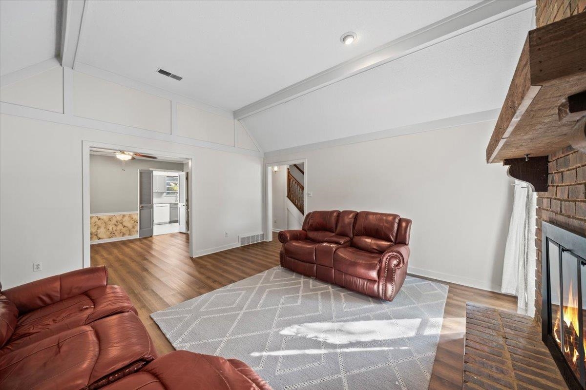 8438 River Glen Dr Property Photo 9