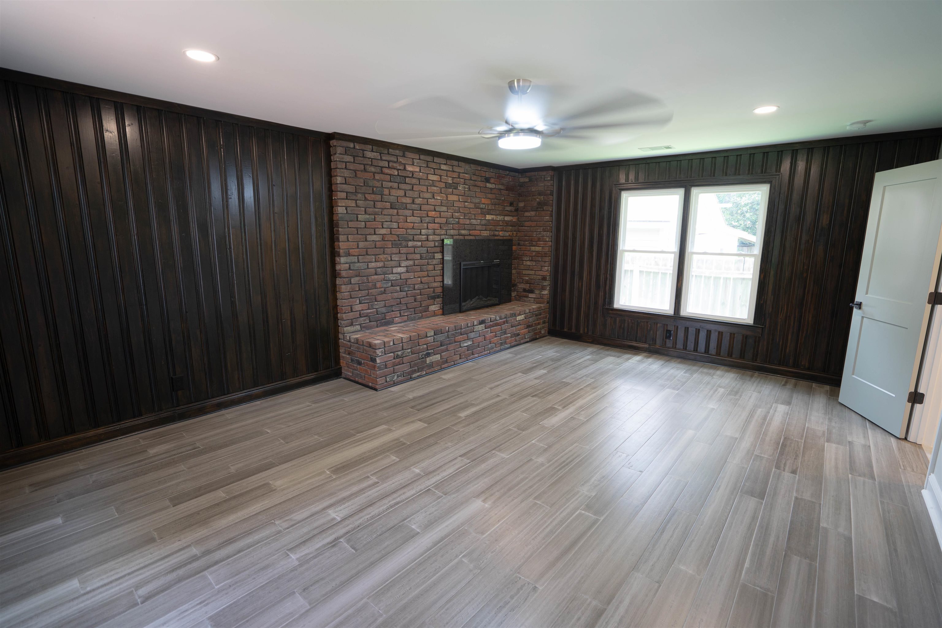 386 Holmes Cir Property Photo 17