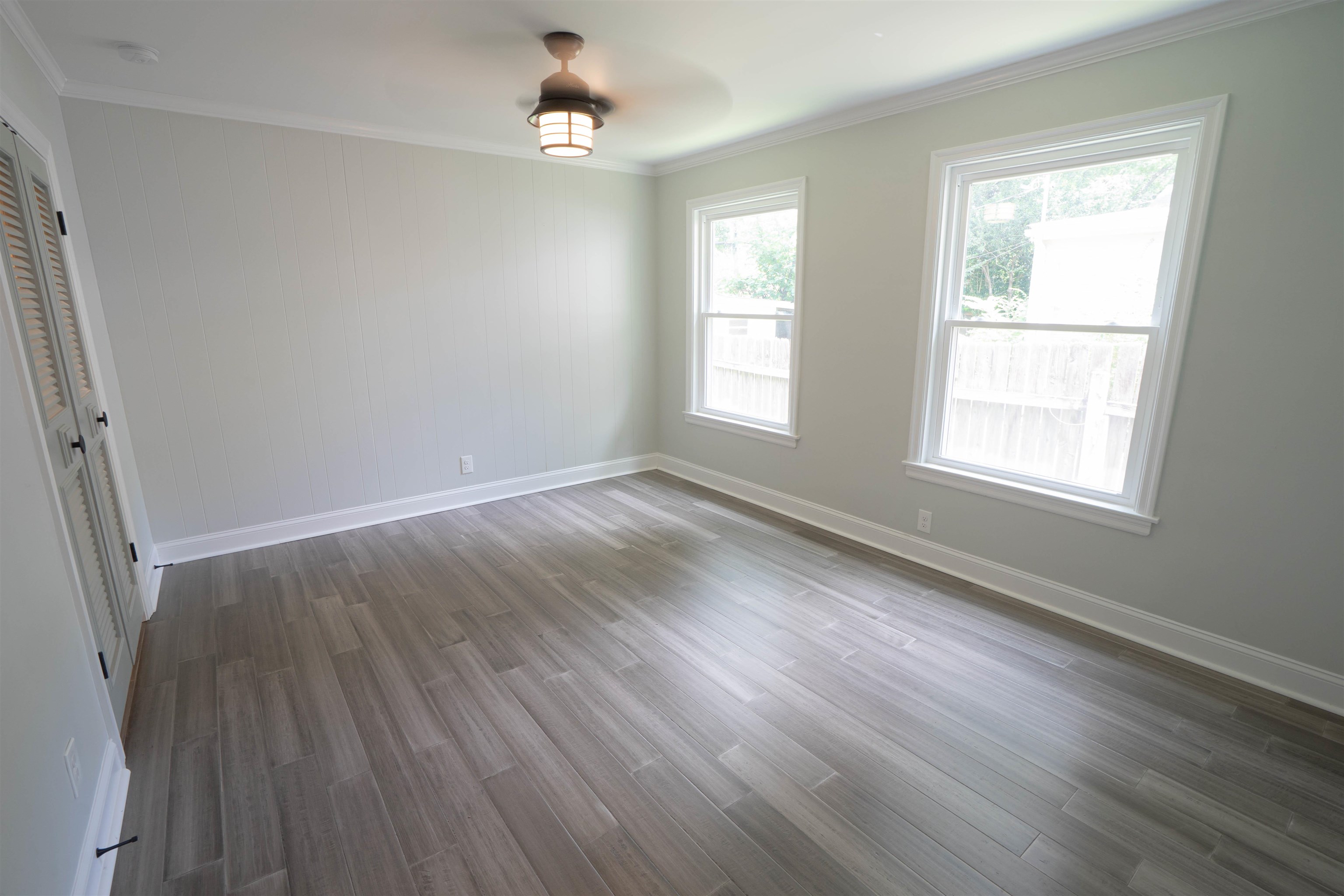 386 Holmes Cir Property Photo 23