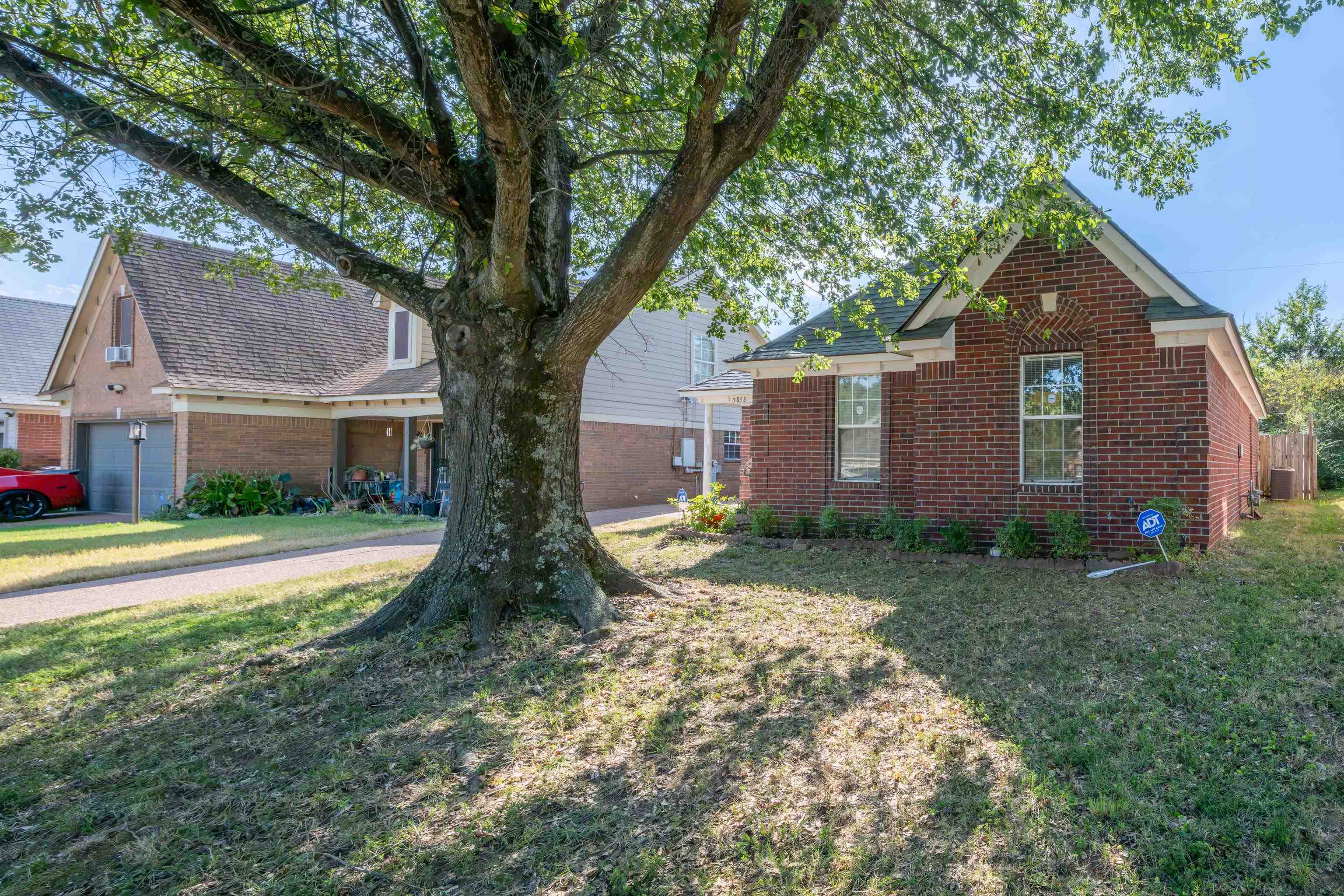 3833 Walden Meadow Dr Property Photo 2