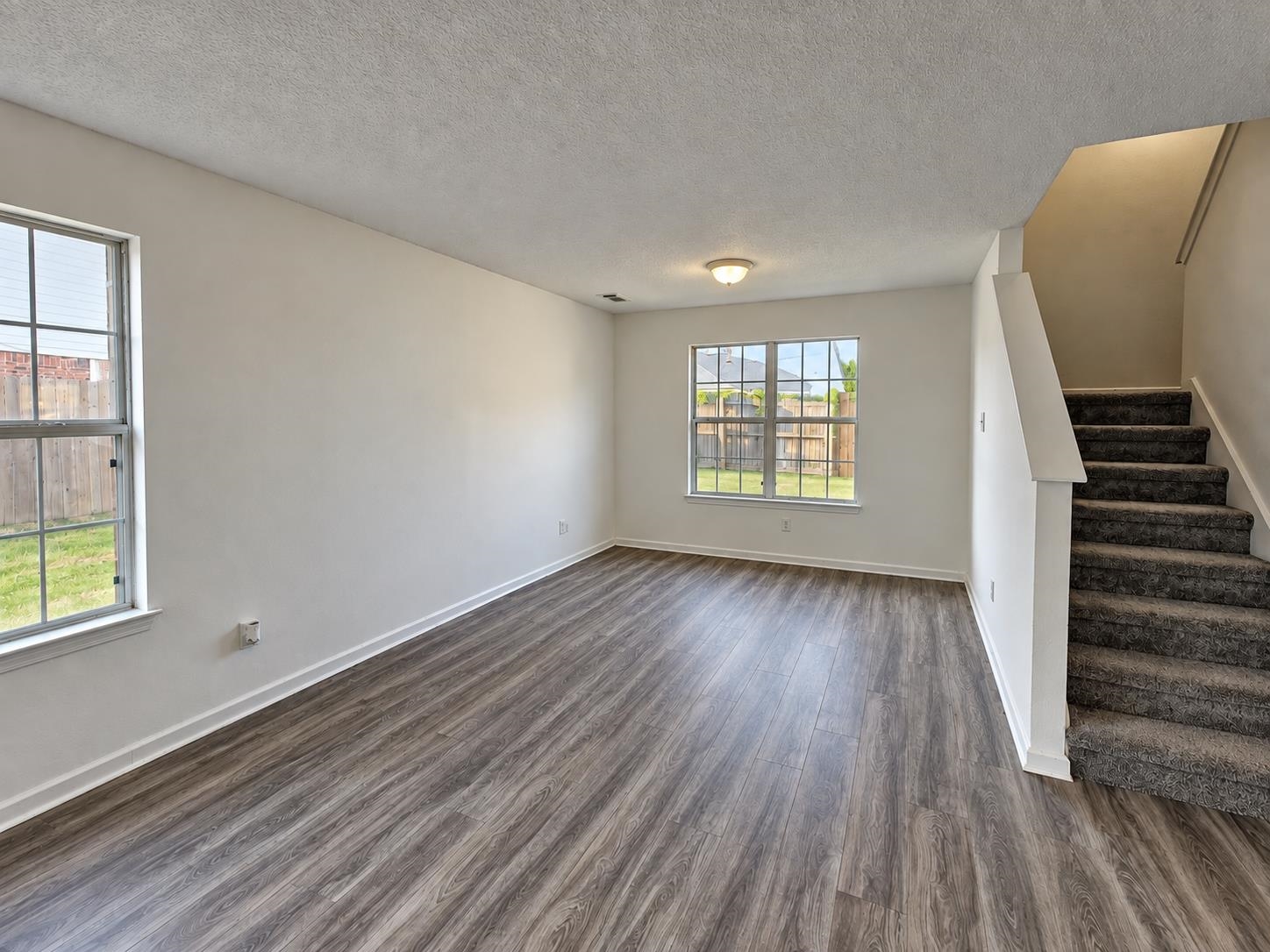6928 Naples Dr Property Photo 9