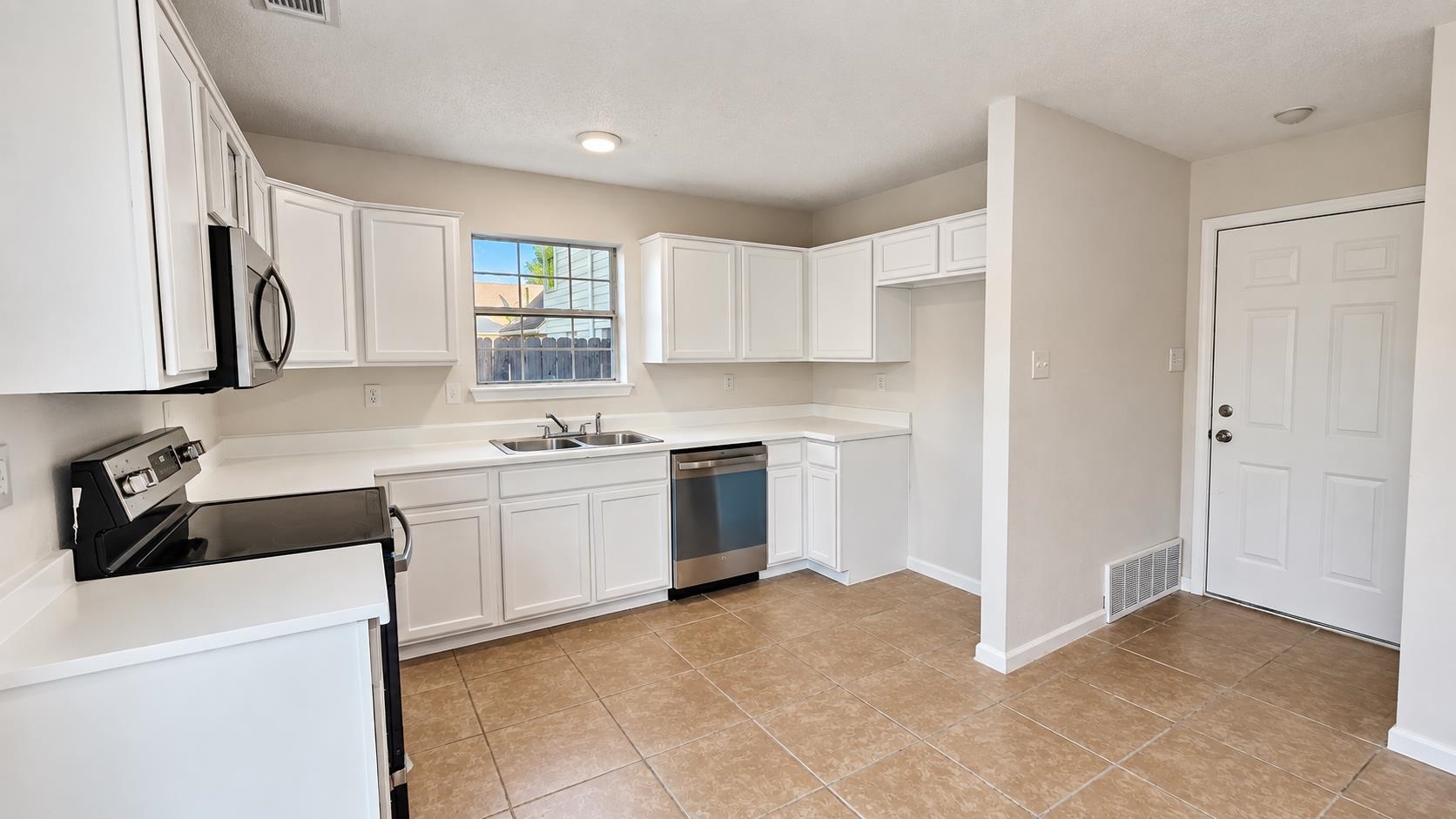 6928 Naples Dr Property Photo 11