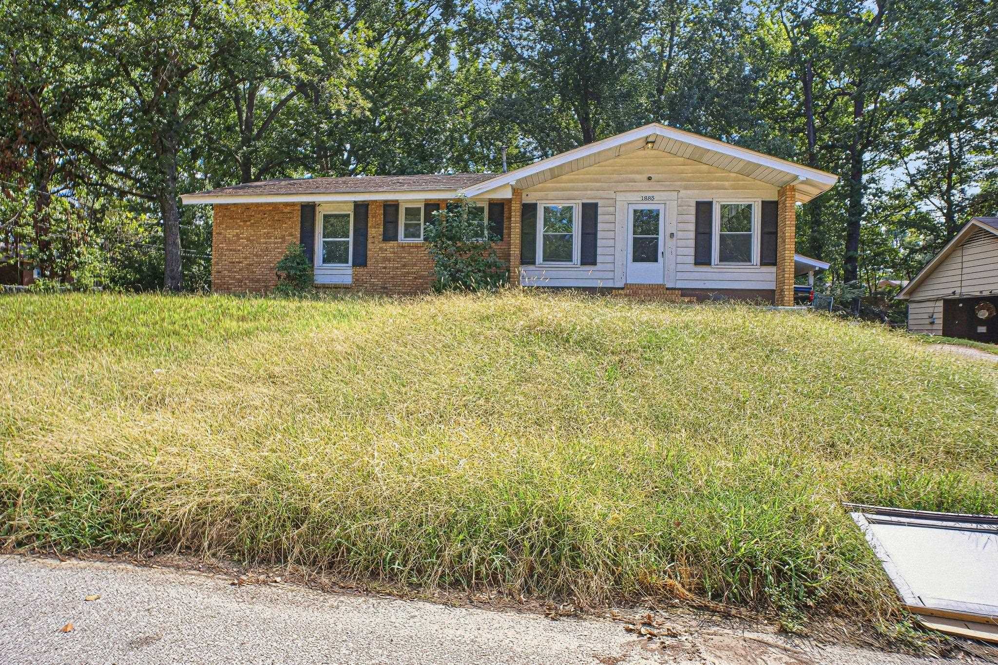 1885 Willow Wood Ave Property Photo 1