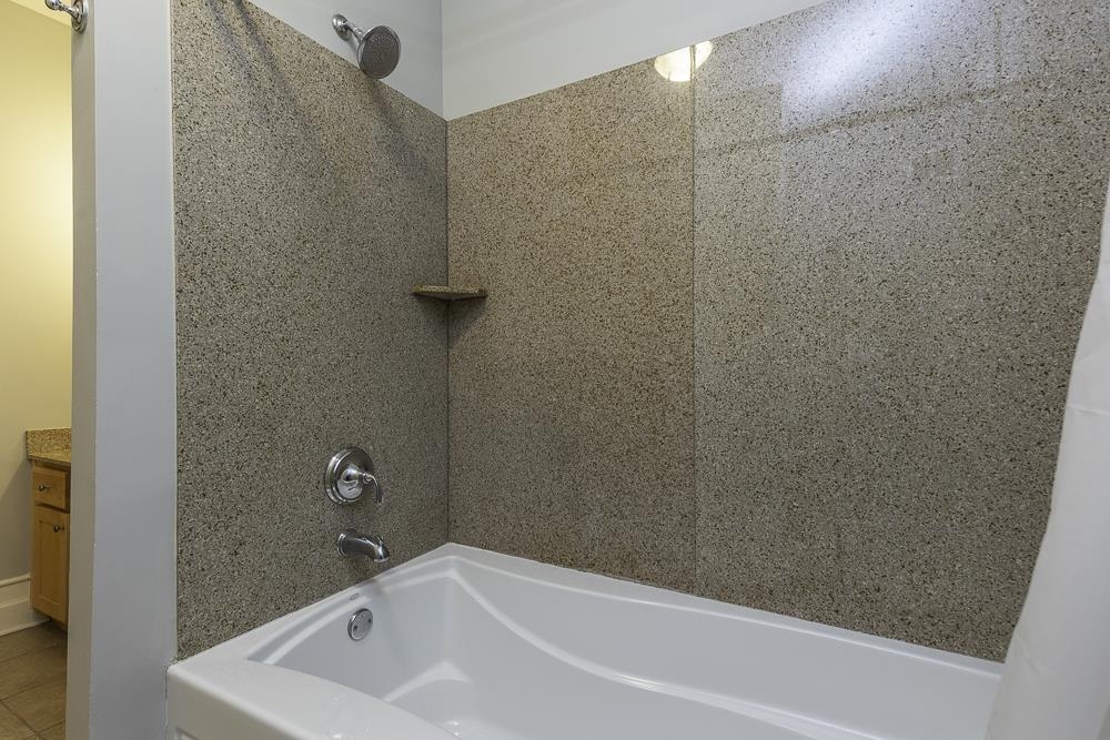 648 Riverside Dr 316 Property Photo 11