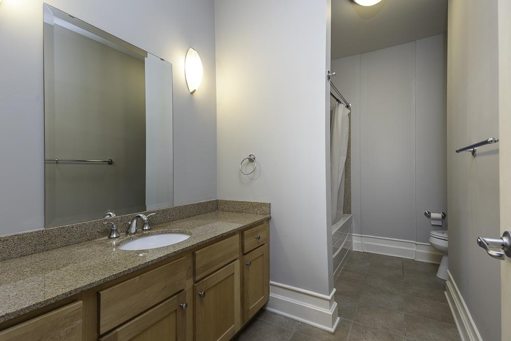 648 Riverside Dr 316 Property Photo 12