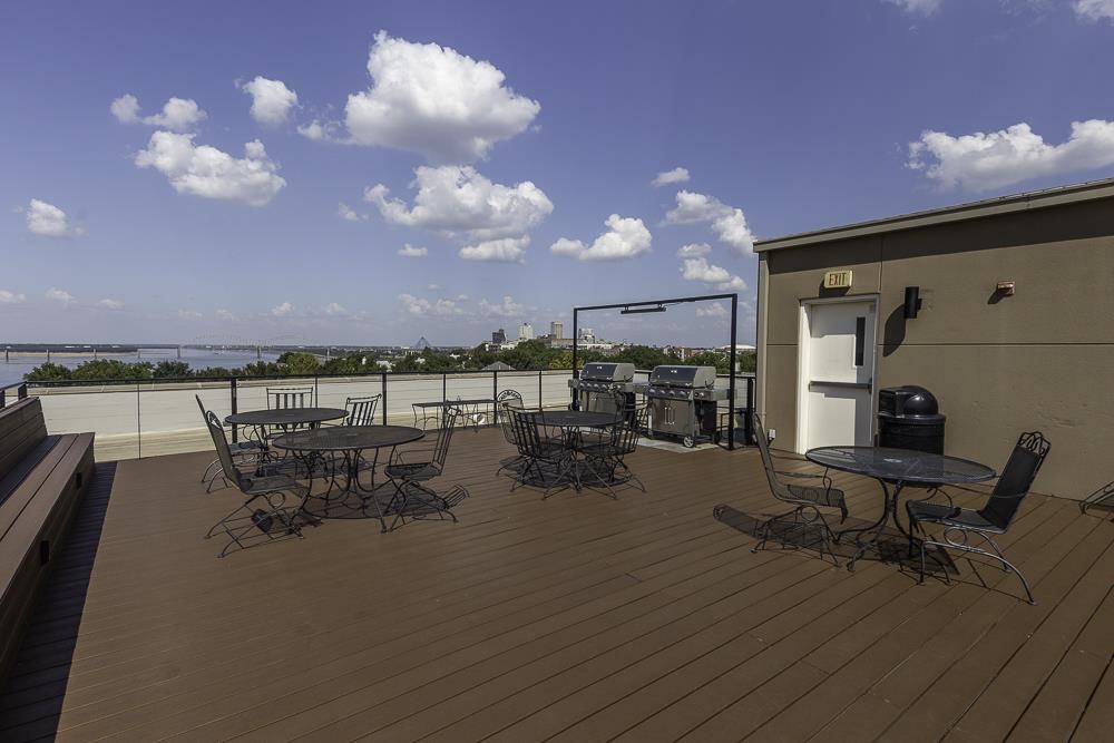 648 Riverside Dr 316 Property Photo 16