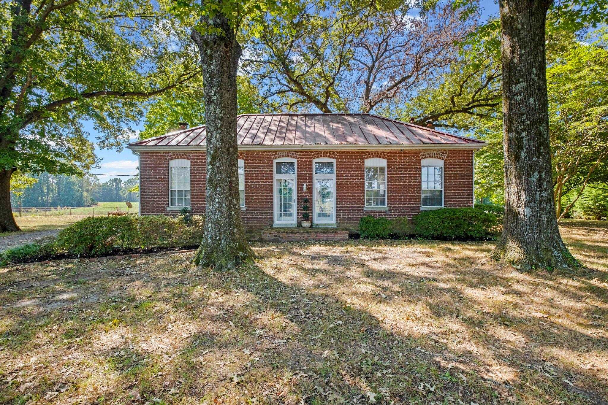 3141 W Union Rd Property Photo 1