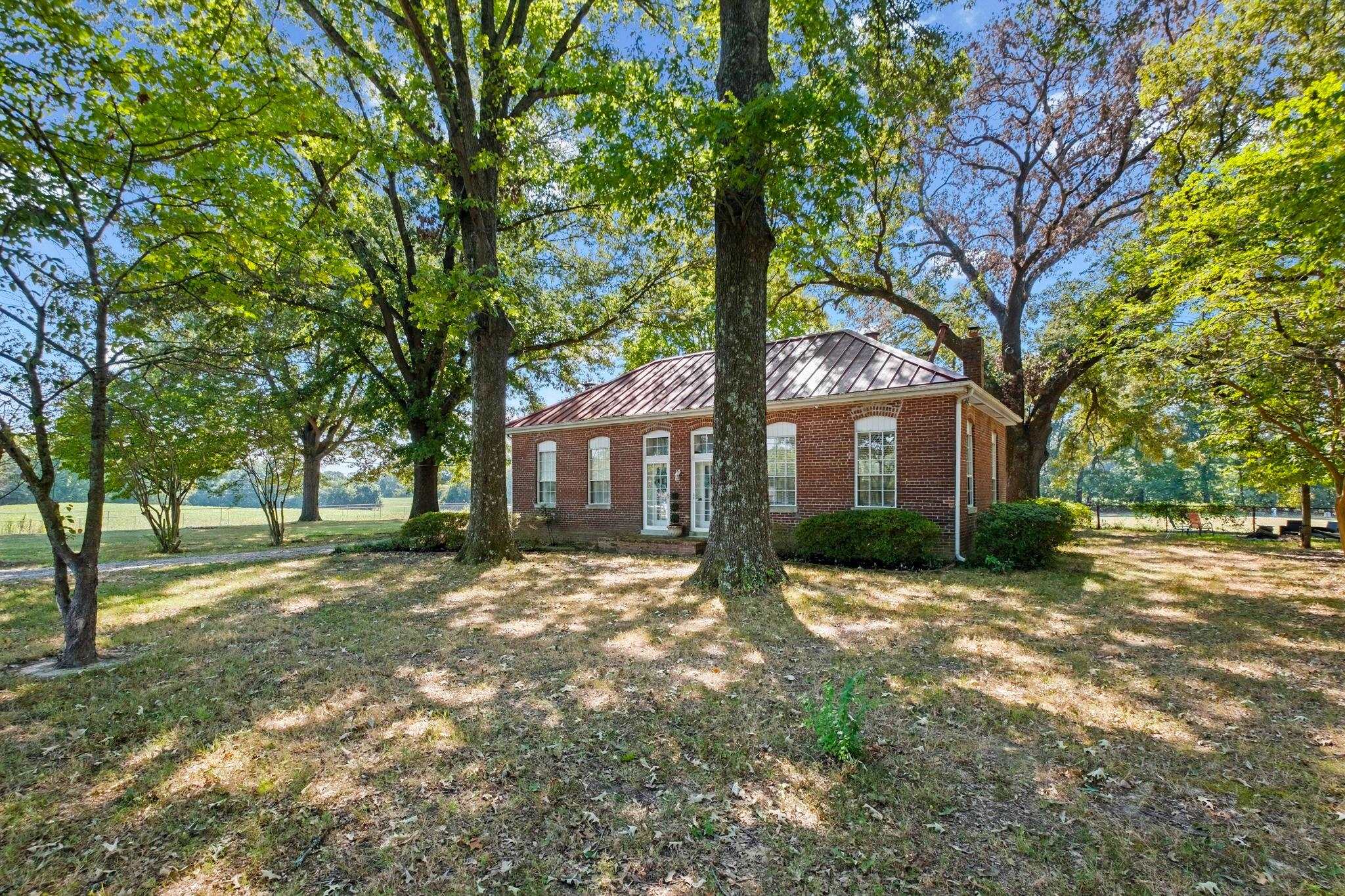 3141 W Union Rd Property Photo 3