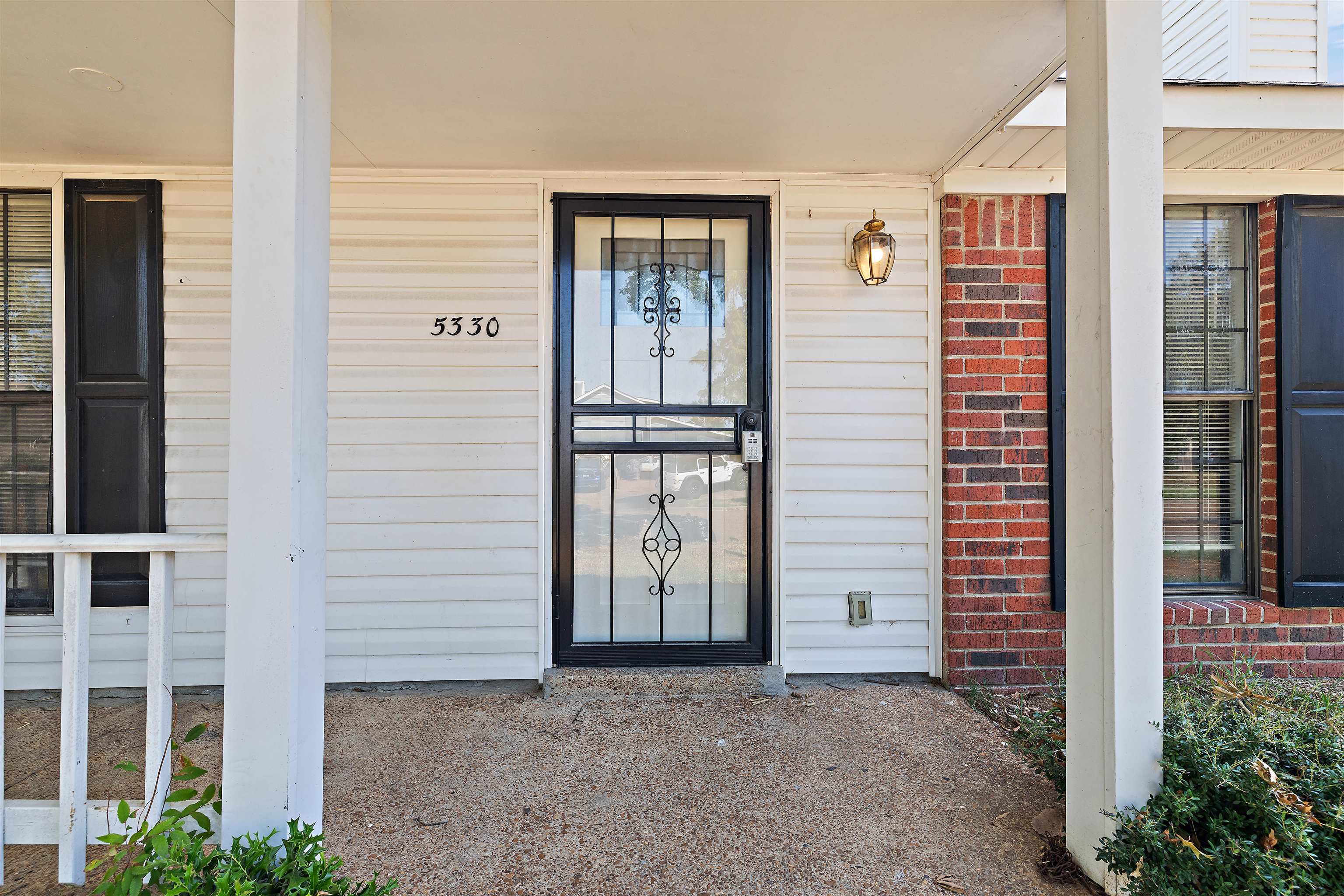 5330 Sleepy Oak Cv Property Photo 3