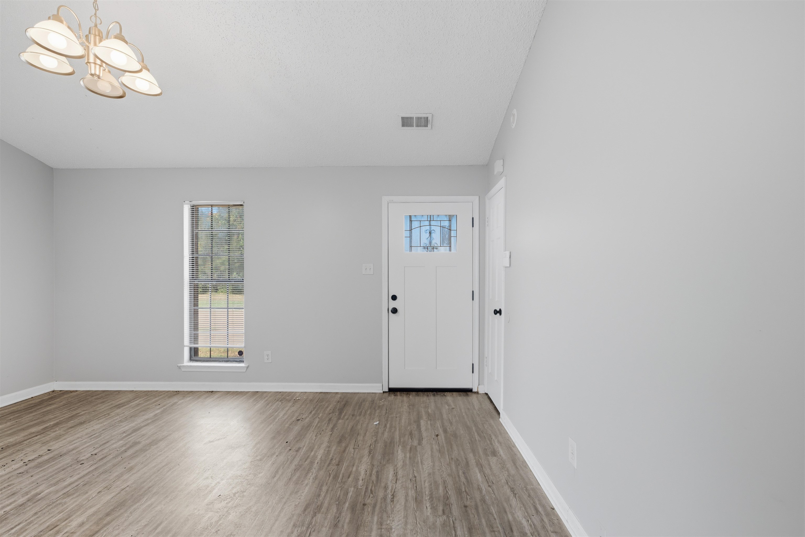5330 Sleepy Oak Cv Property Photo 6