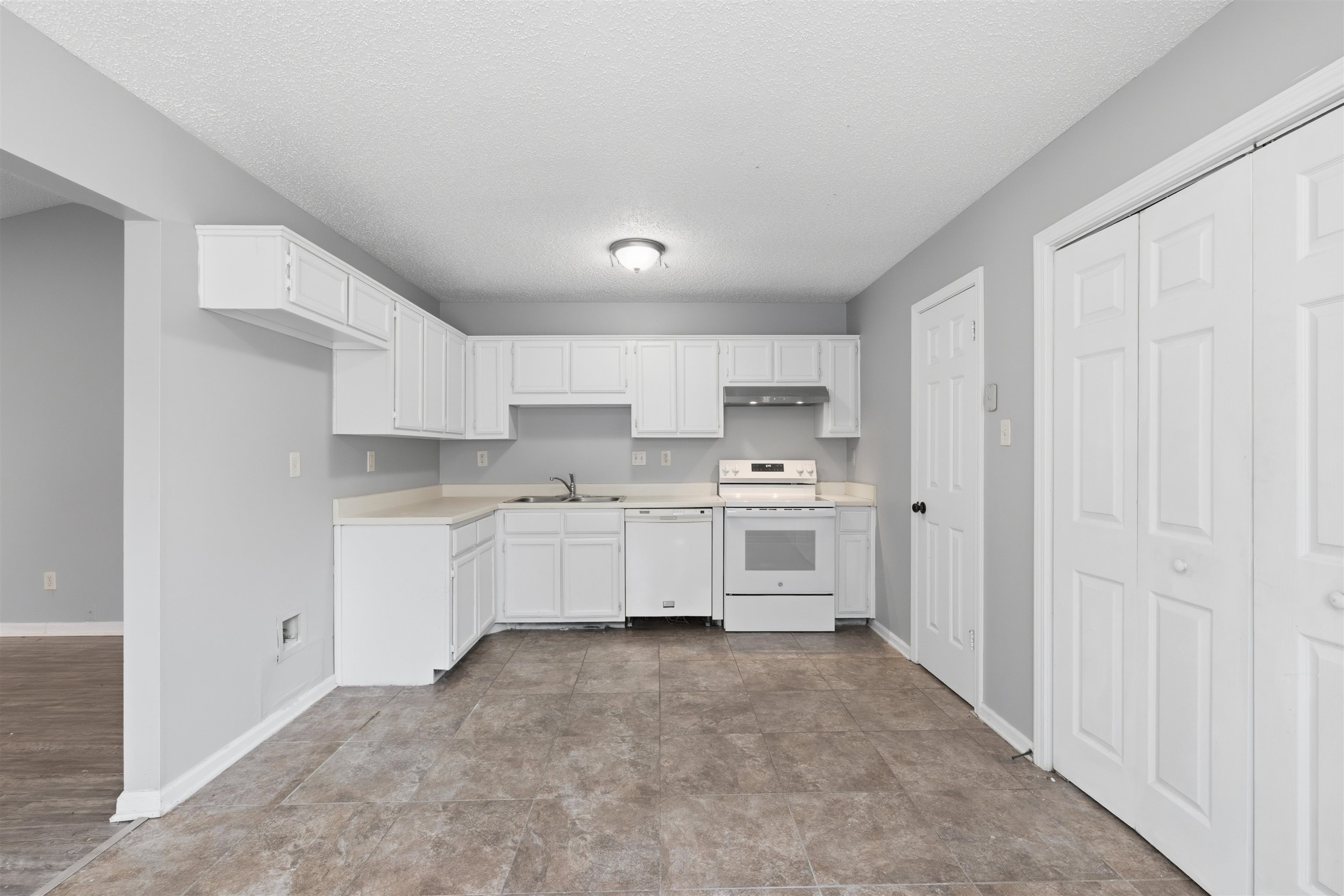 5330 Sleepy Oak Cv Property Photo 15