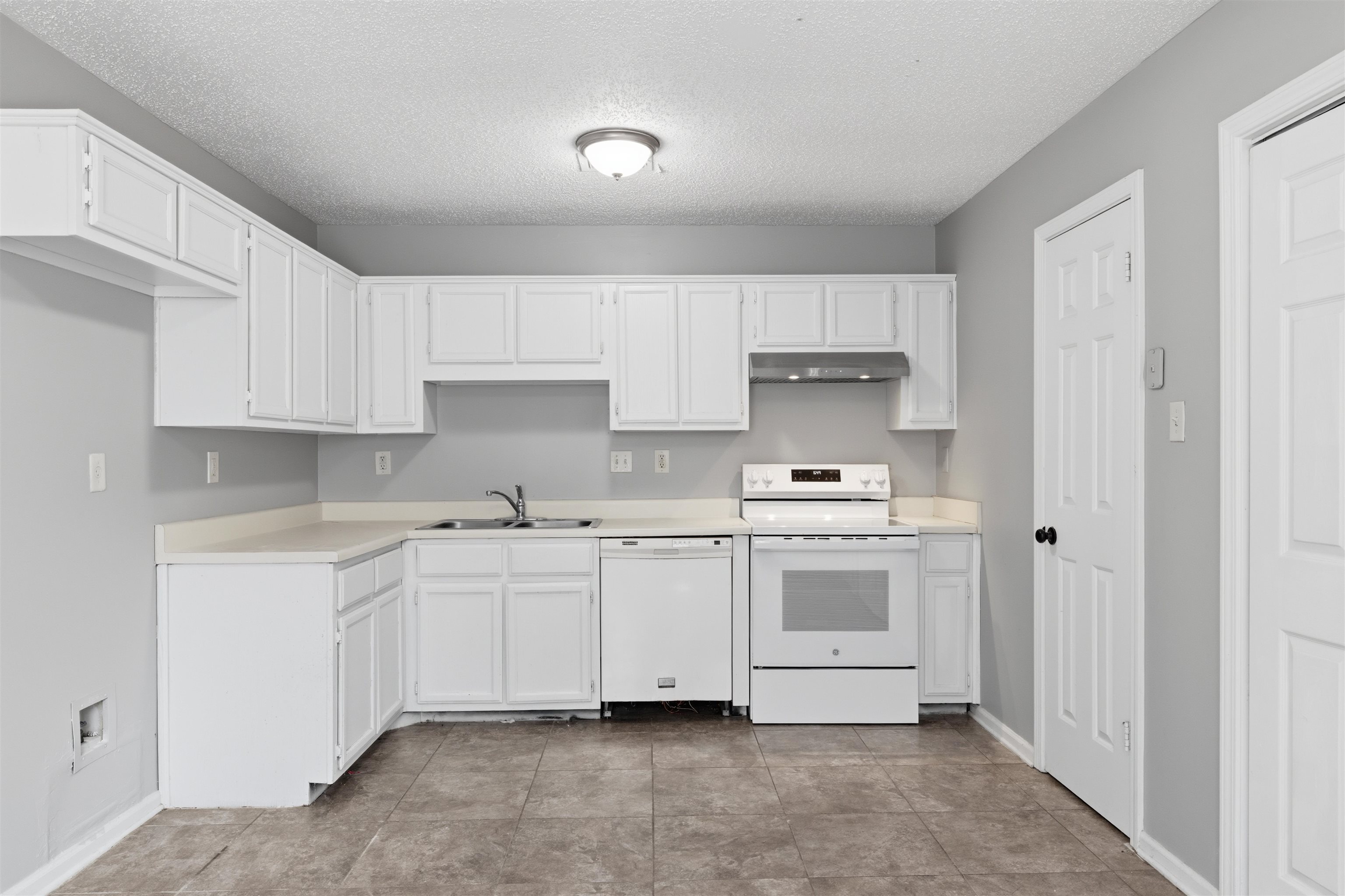 5330 Sleepy Oak Cv Property Photo 16