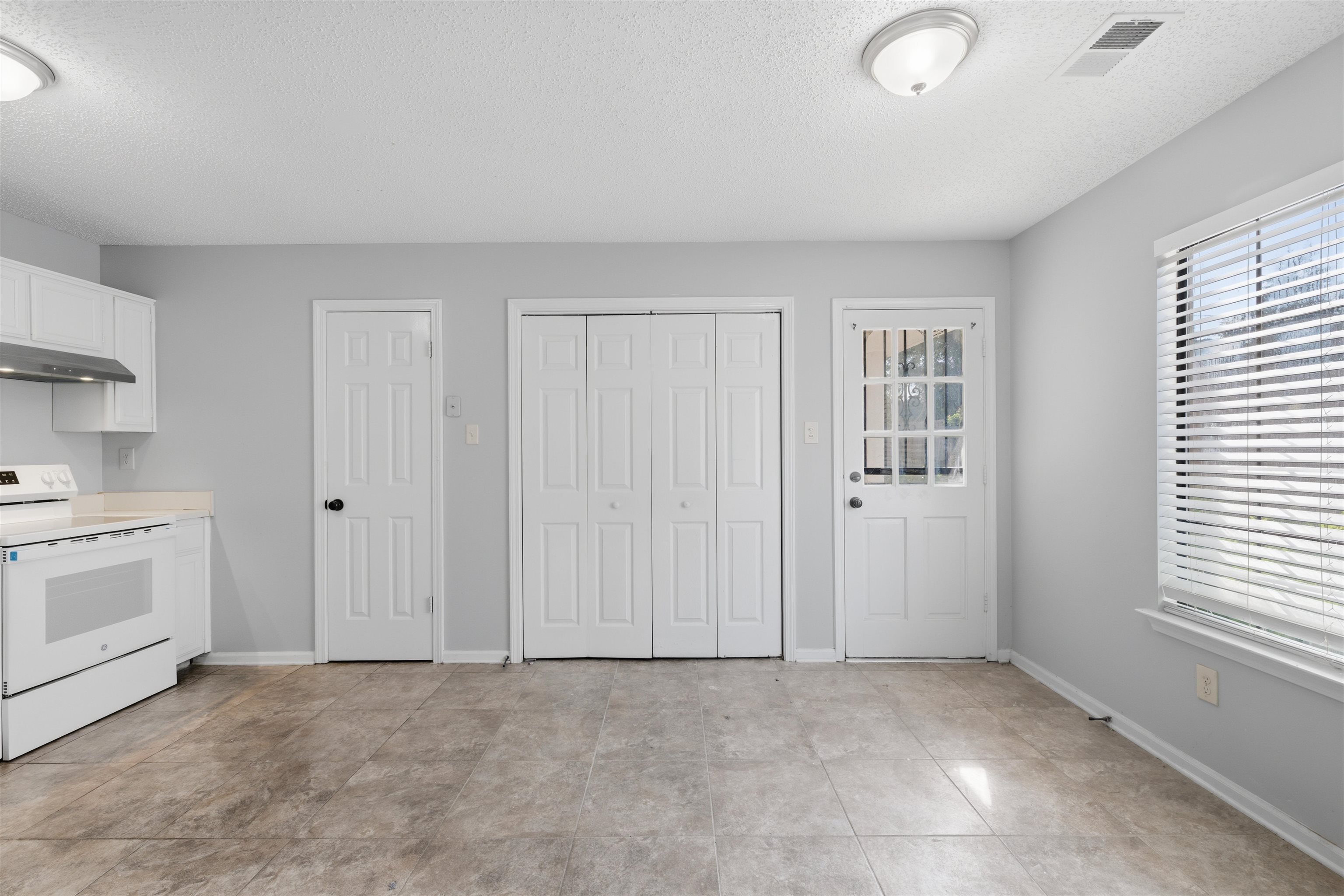 5330 Sleepy Oak Cv Property Photo 17