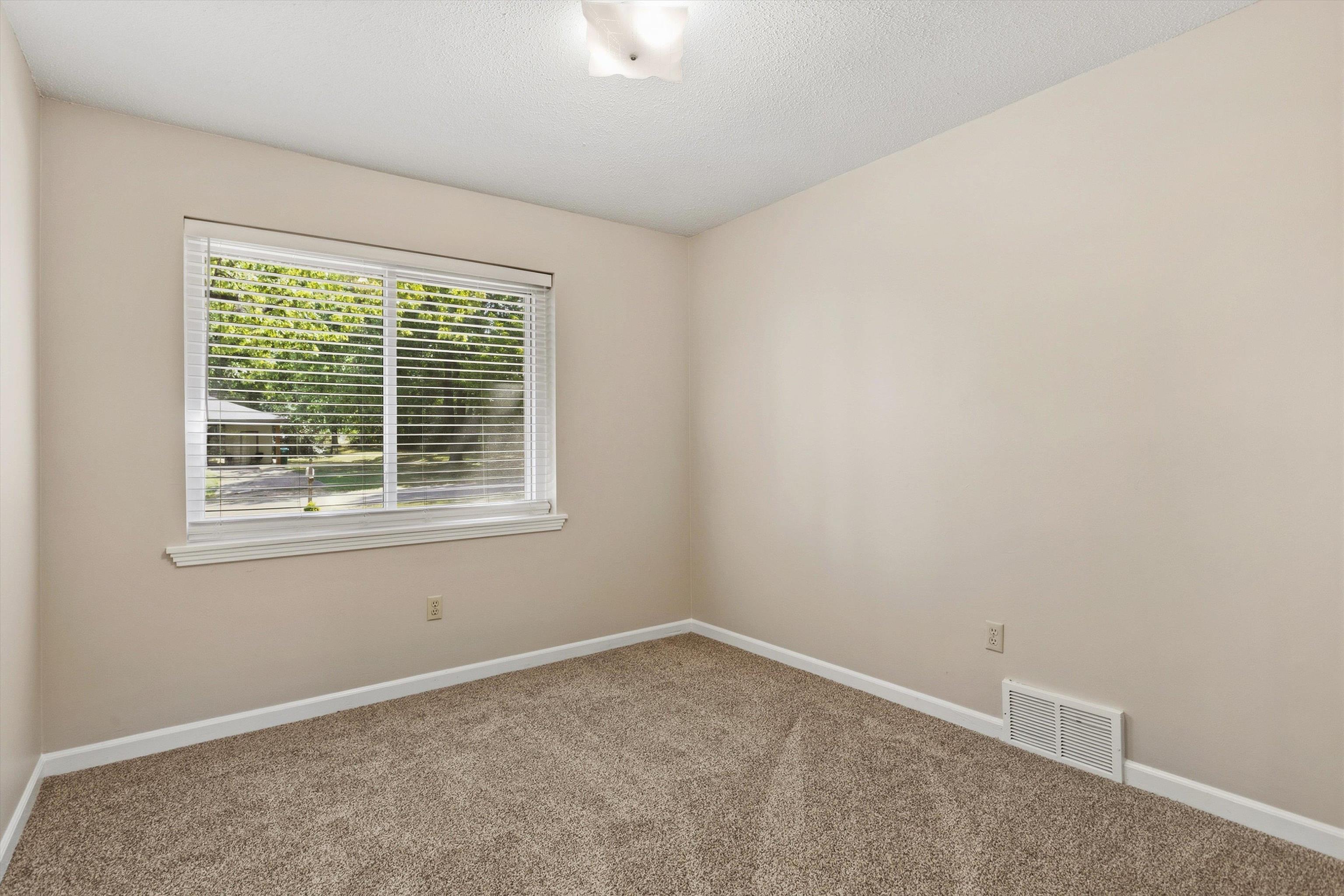 165 East Dr Property Photo 24