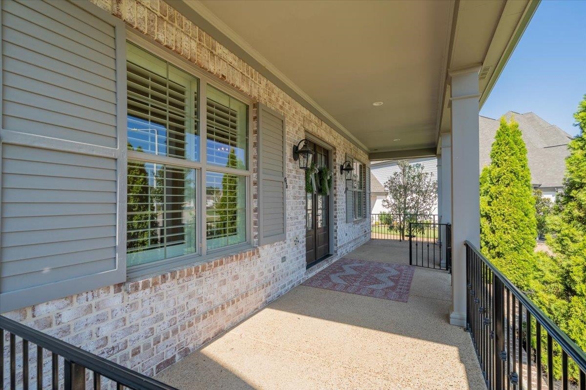 711 Cypress View Cir W Property Photo 2