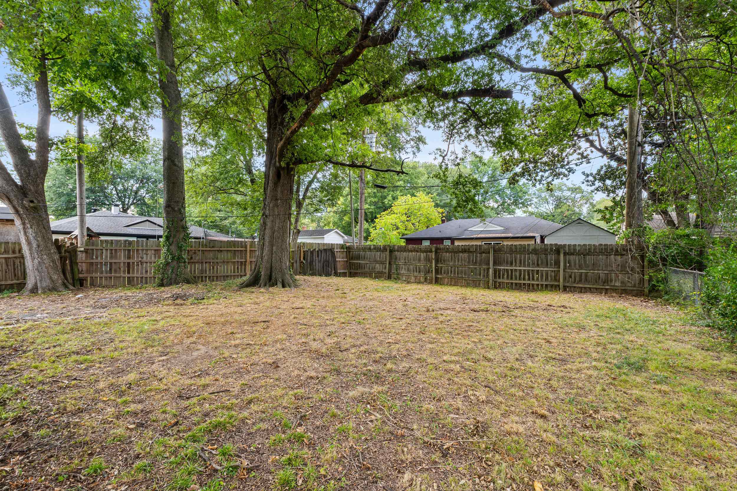 4084 Wildwood Dr Property Photo 3