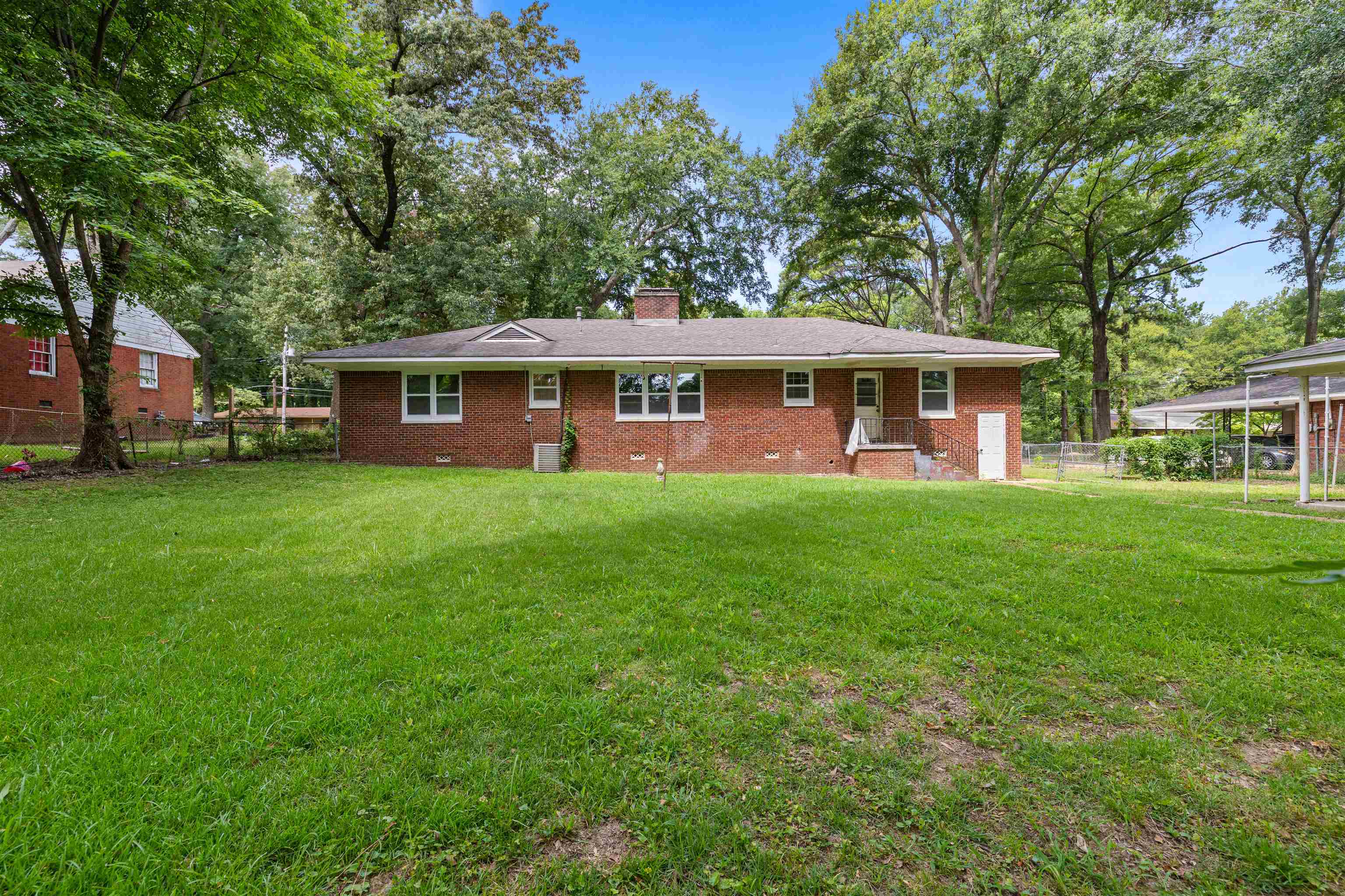 3286 Dogwood Ln Property Photo 2