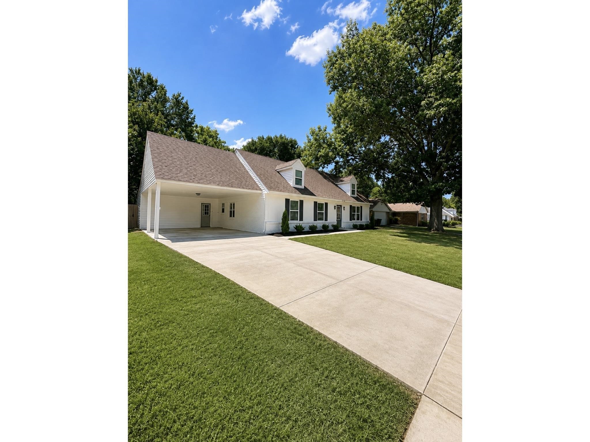 5715 Bartlett Woods Dr Property Photo 3