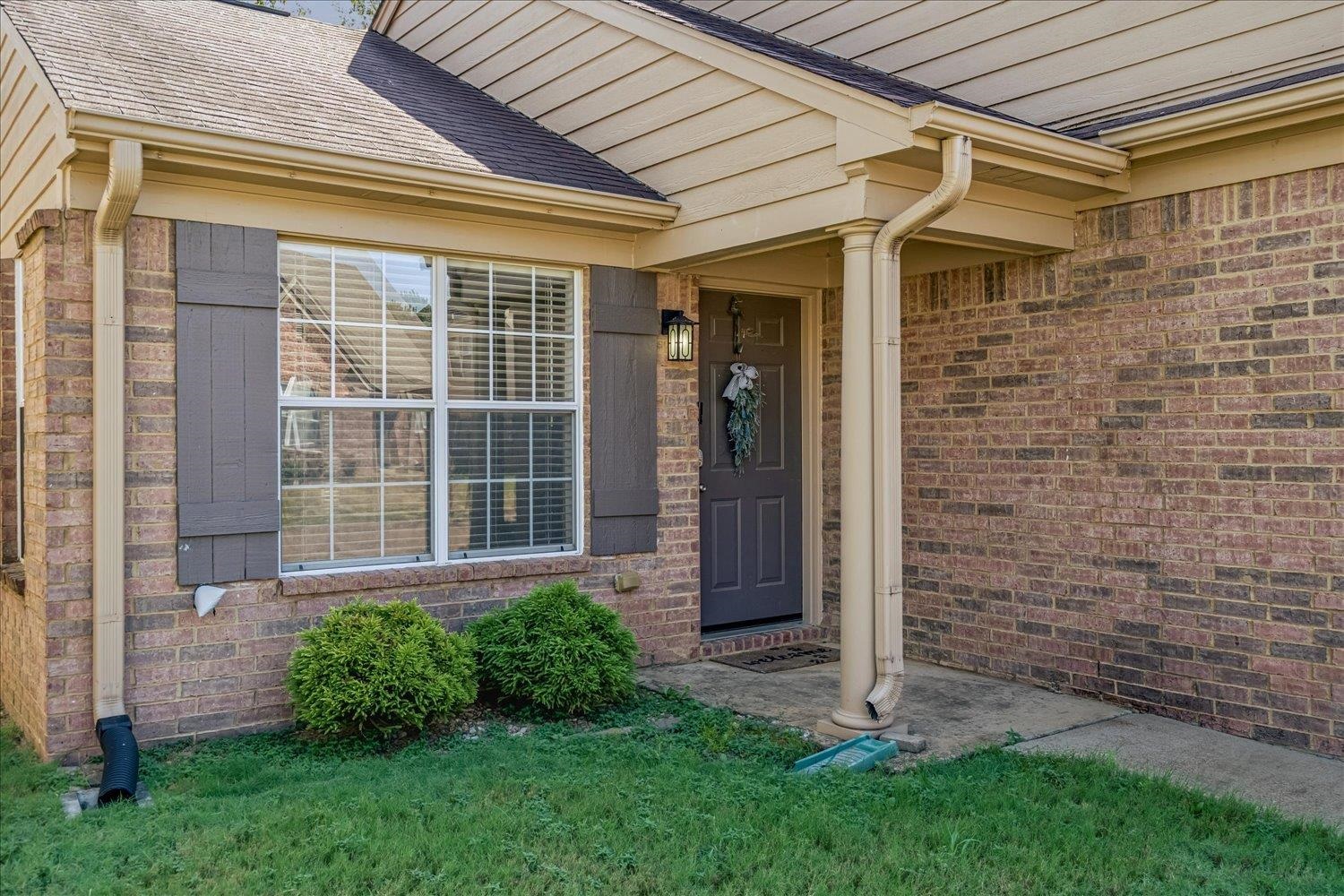 7033 S Wynne Ridge Dr Property Photo 3
