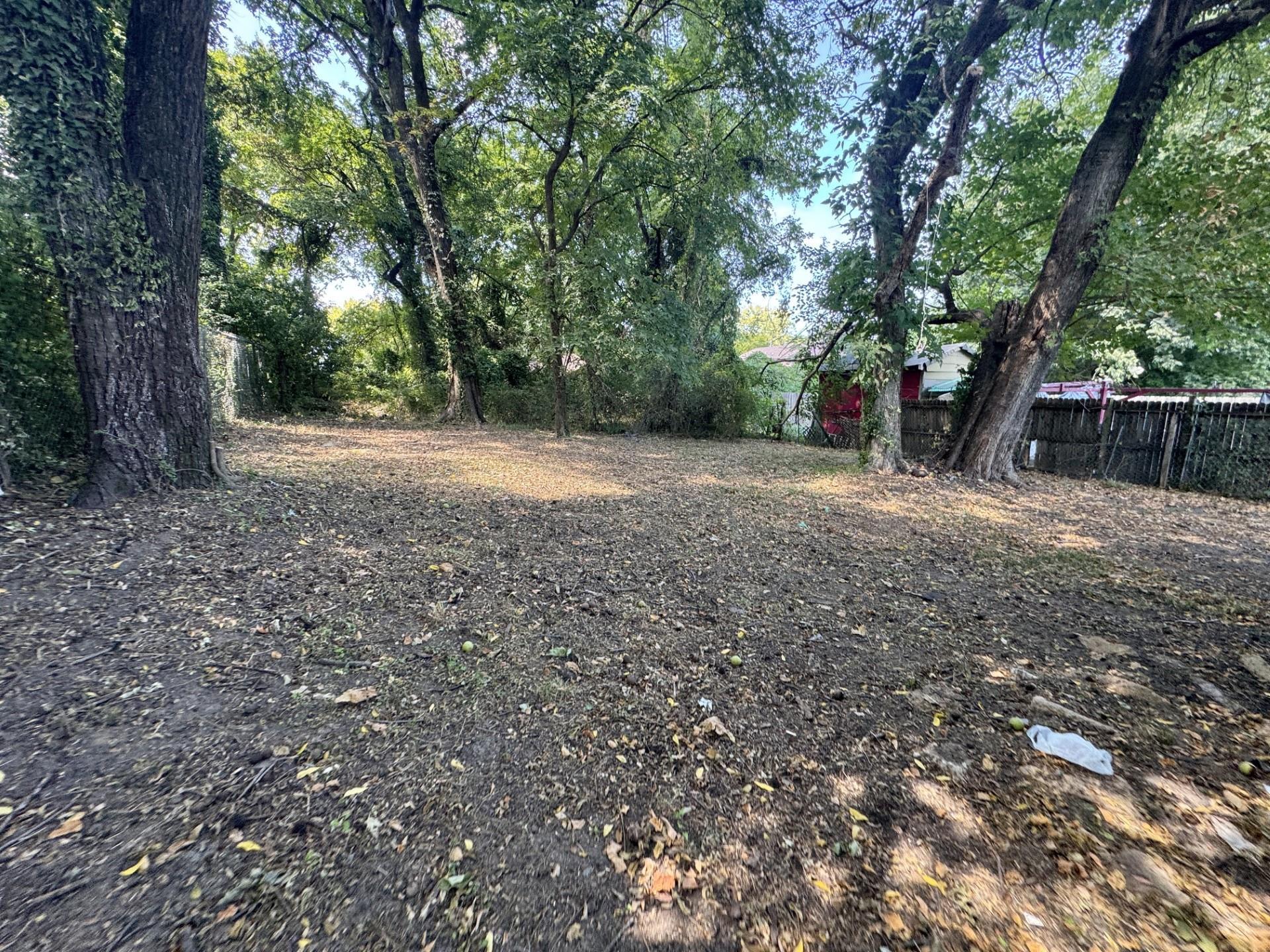1481 Oaklawn St Property Photo 9