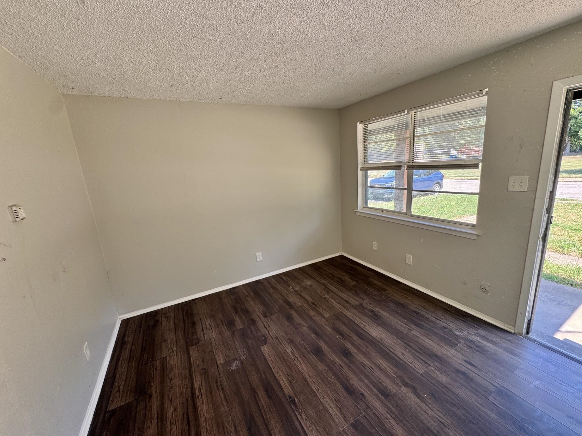 1481 Oaklawn St Property Photo 14