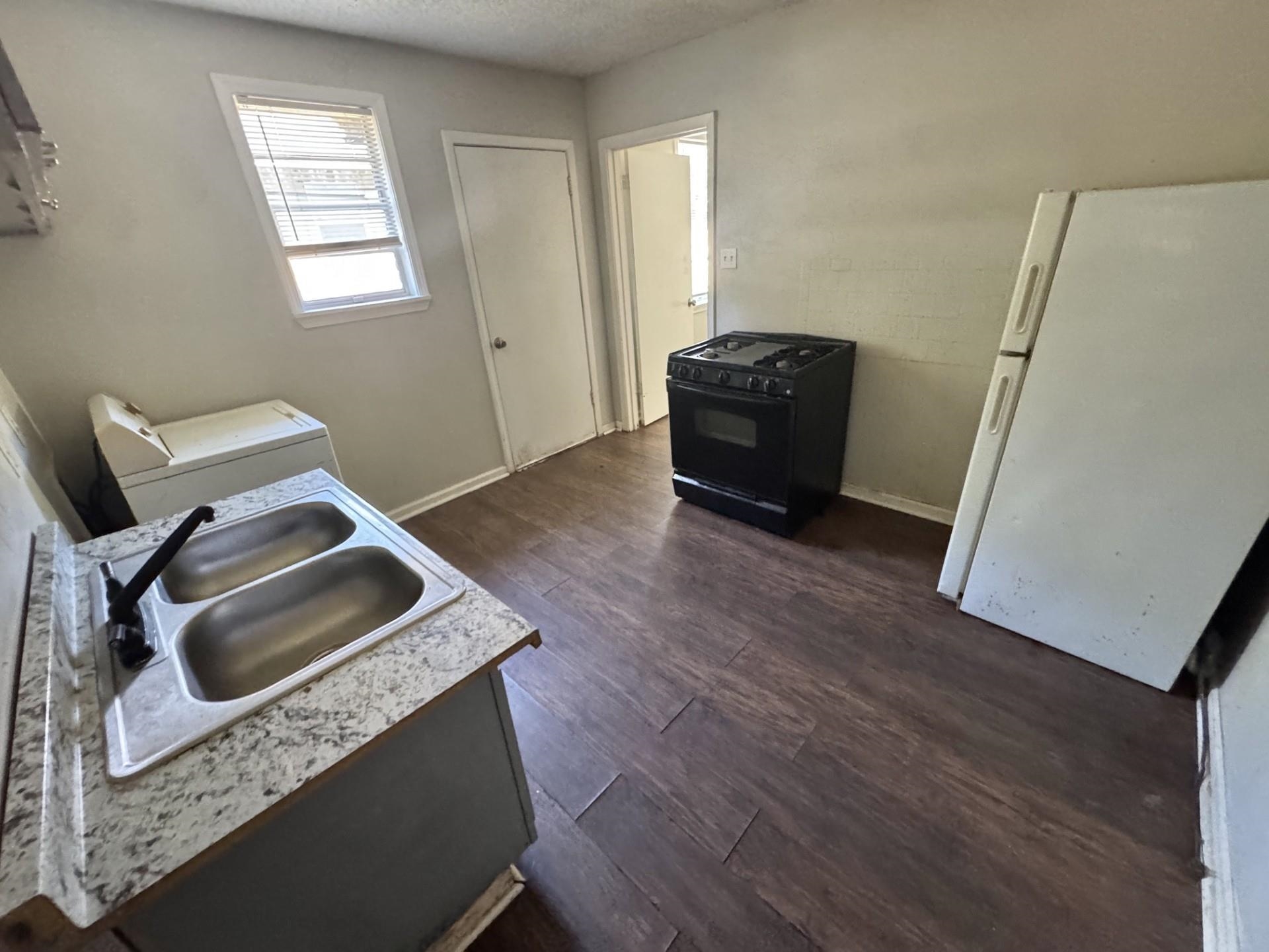1481 Oaklawn St Property Photo 15