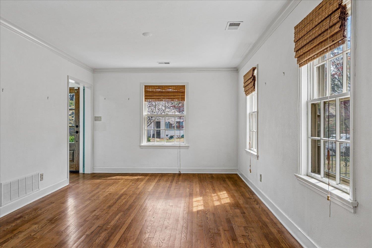 211 Dille Pl Property Photo 6
