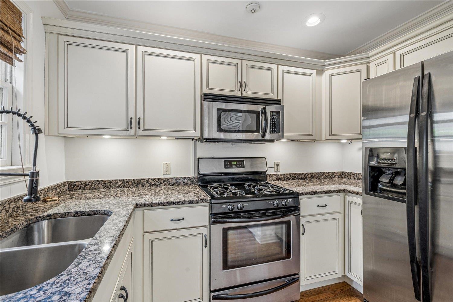 211 Dille Pl Property Photo 10