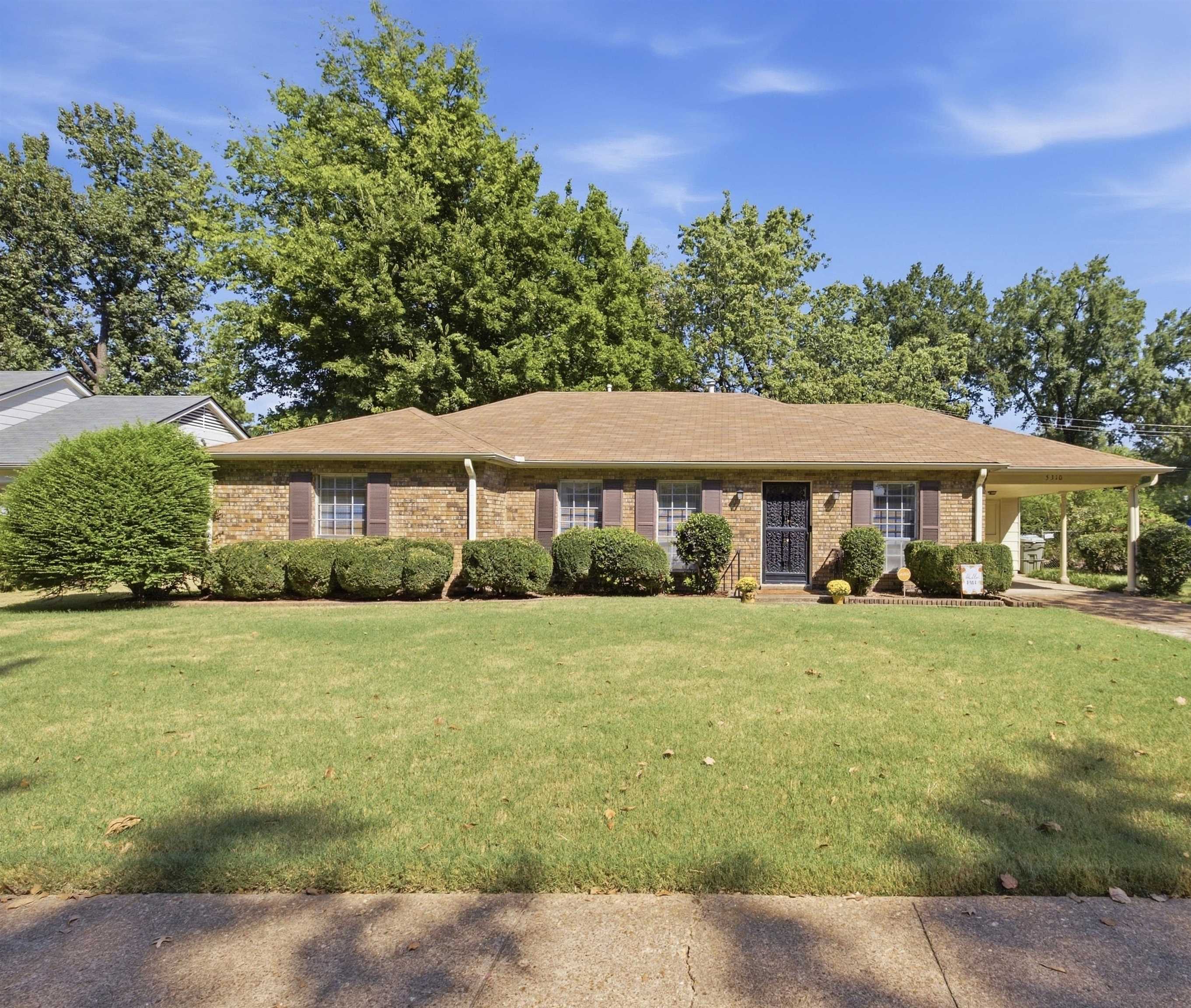 5310 HONEYWOOD AVE Property Photo 1