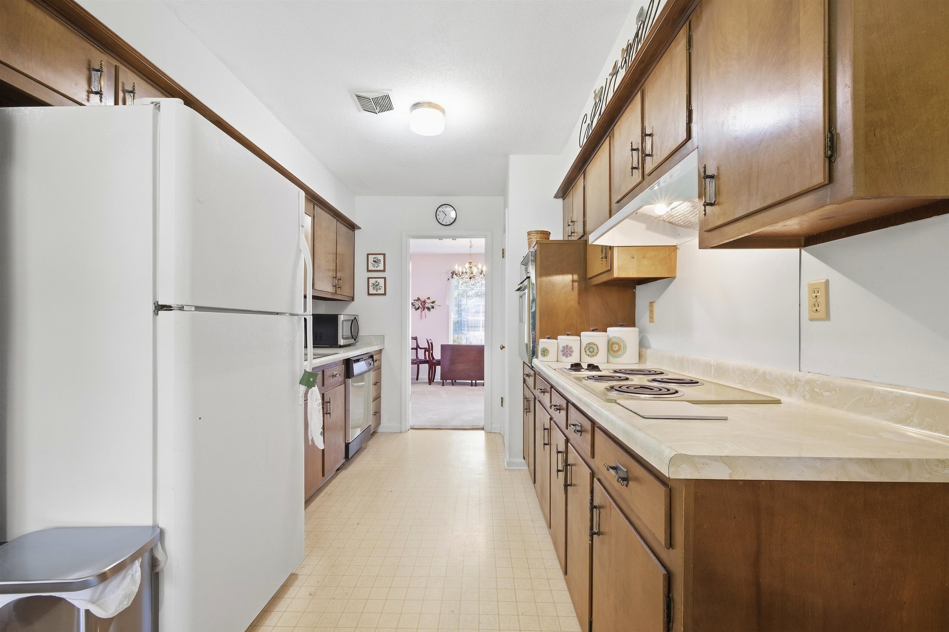 5310 Honeywood Ave Property Photo 11