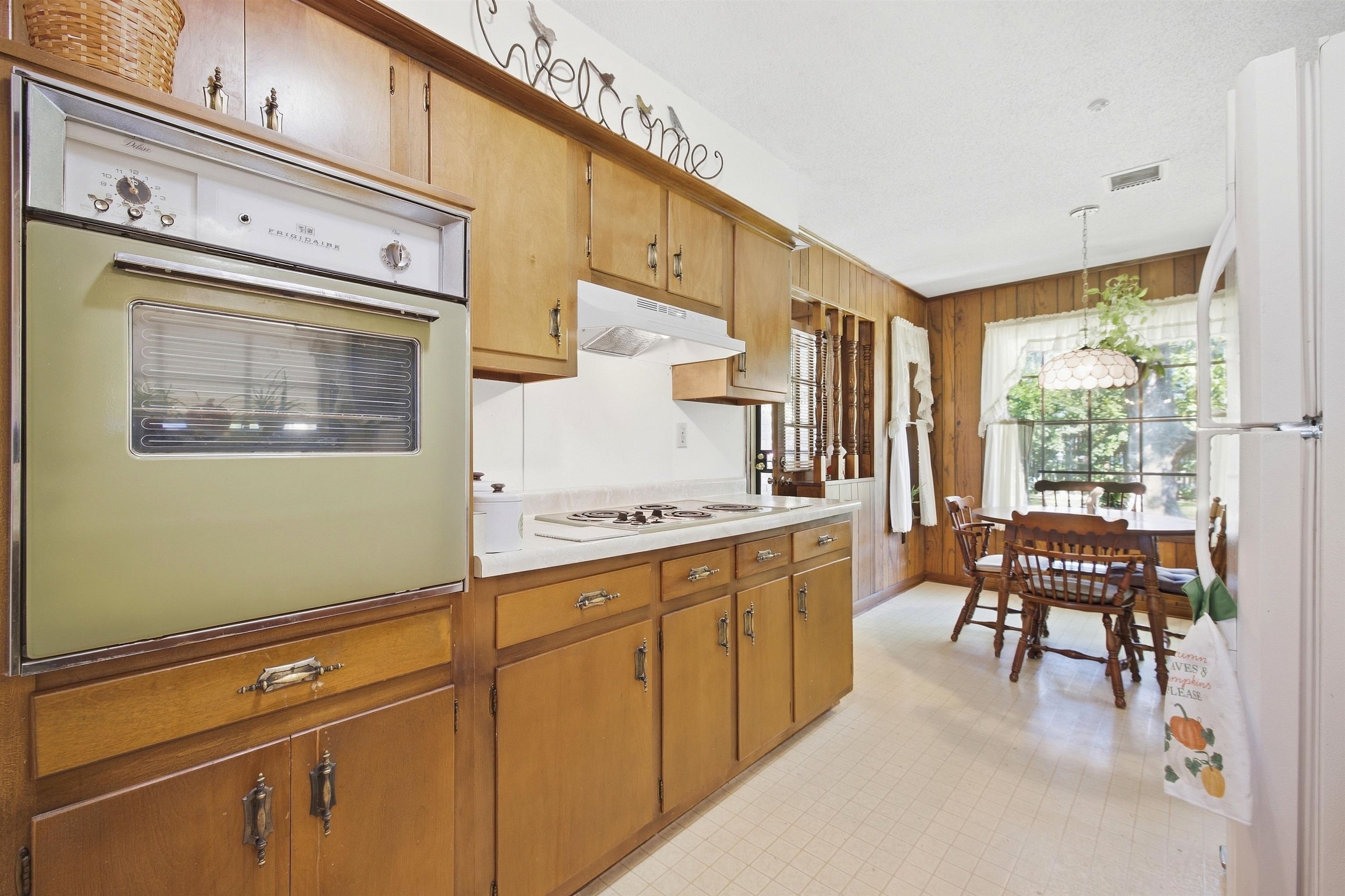 5310 Honeywood Ave Property Photo 13