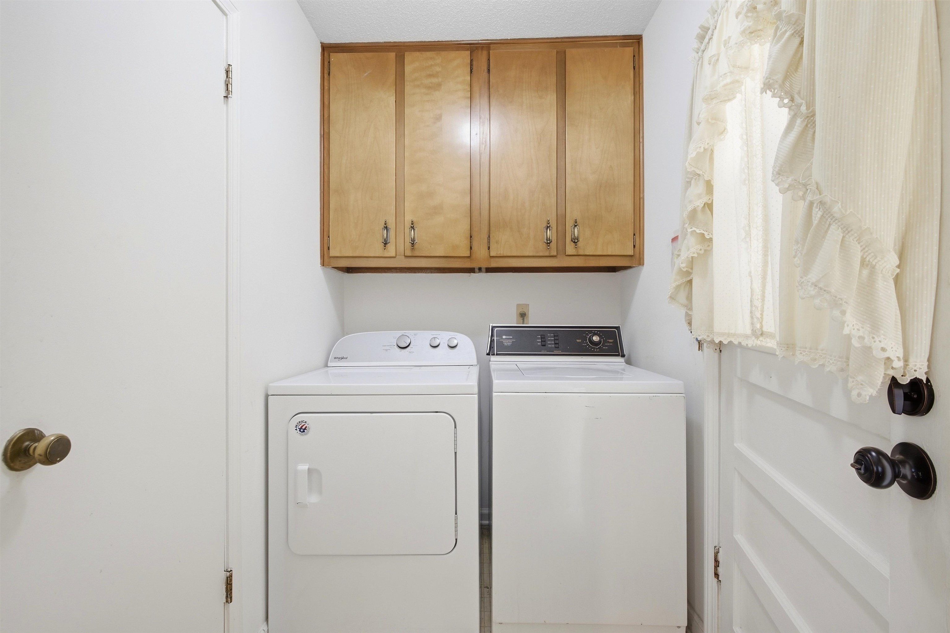 5310 Honeywood Ave Property Photo 17