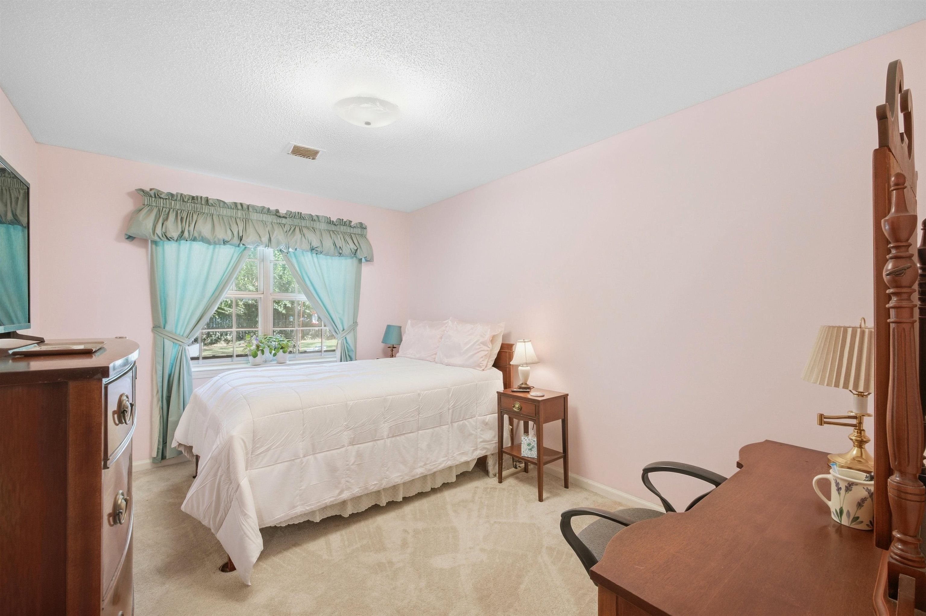 5310 Honeywood Ave Property Photo 18