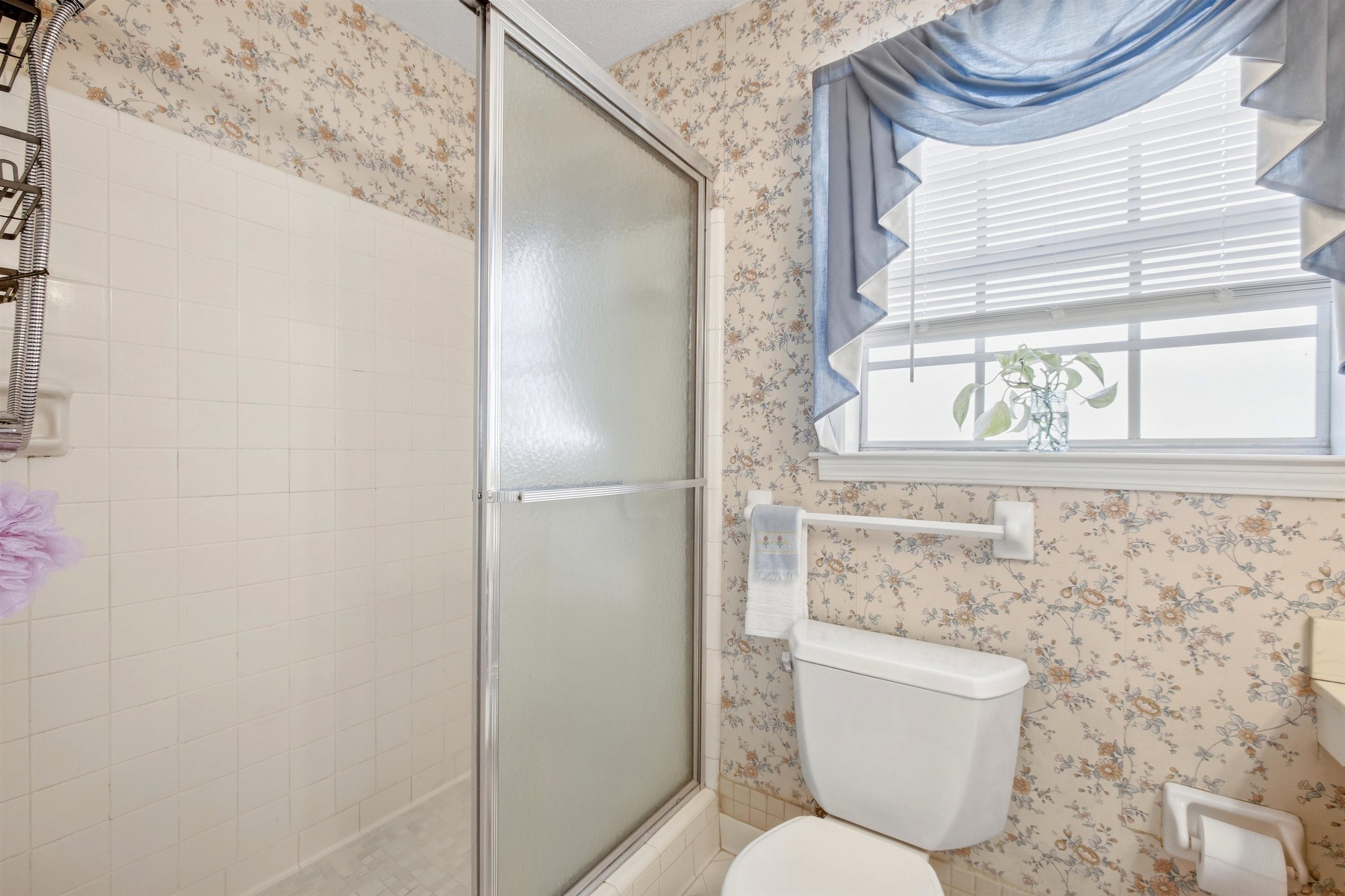 5310 Honeywood Ave Property Photo 23