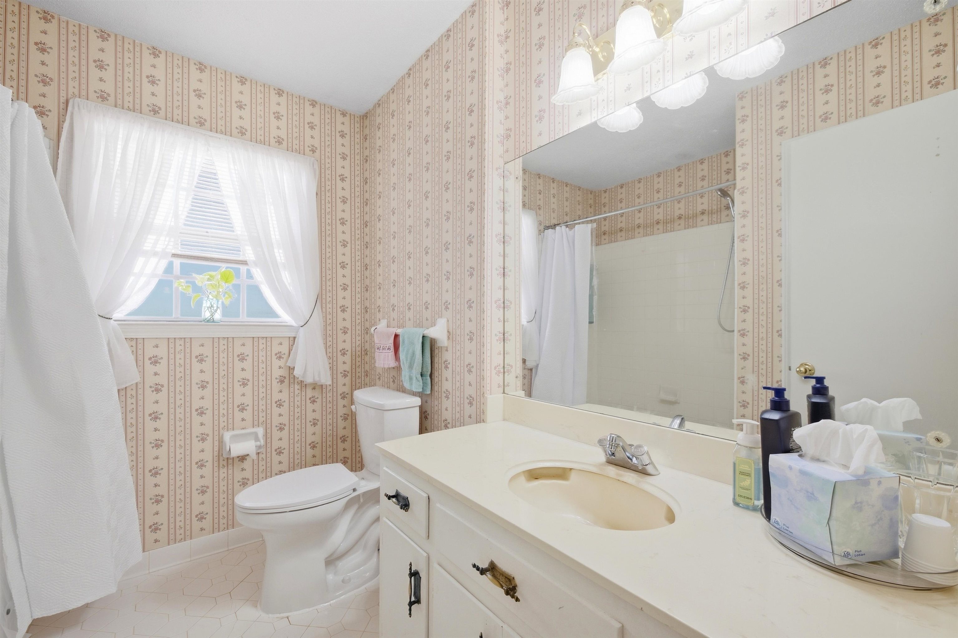 5310 Honeywood Ave Property Photo 26