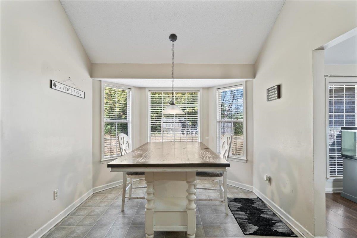 9562 Misty Knoll Dr Property Photo 11