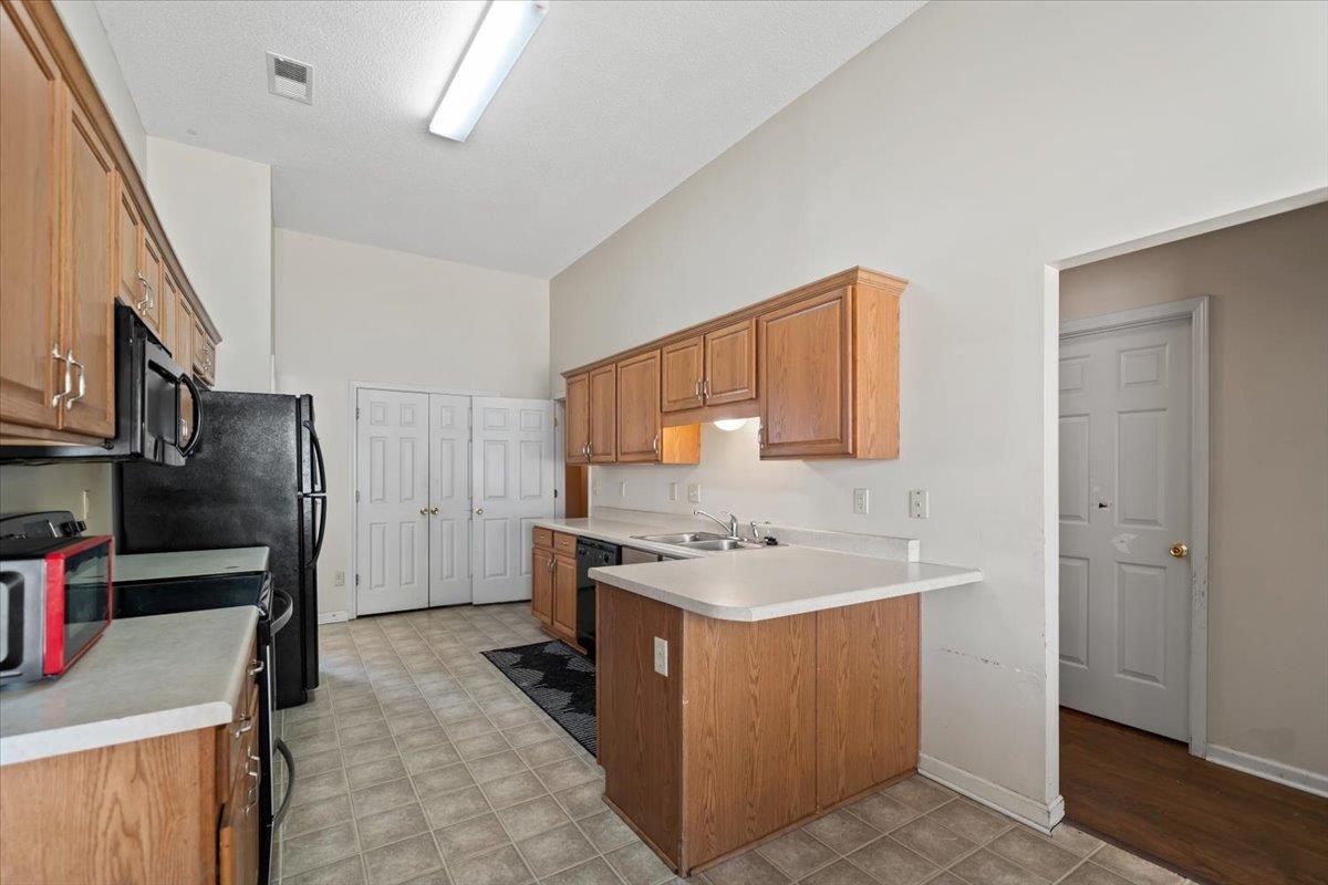 9562 Misty Knoll Dr Property Photo 13