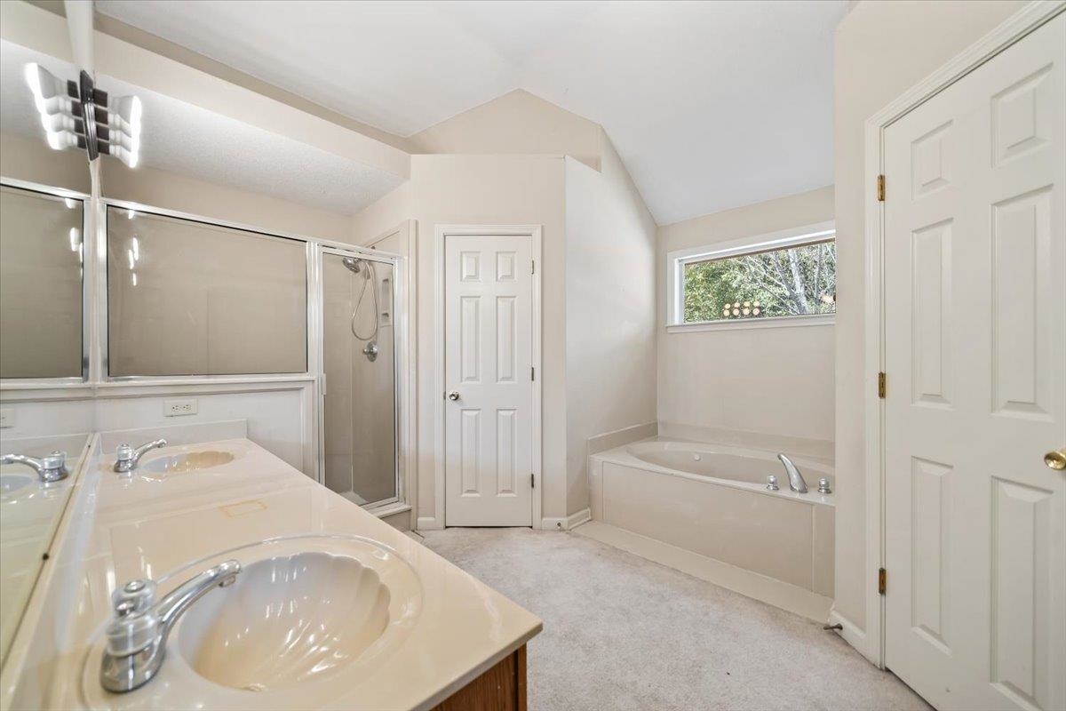 9562 Misty Knoll Dr Property Photo 17