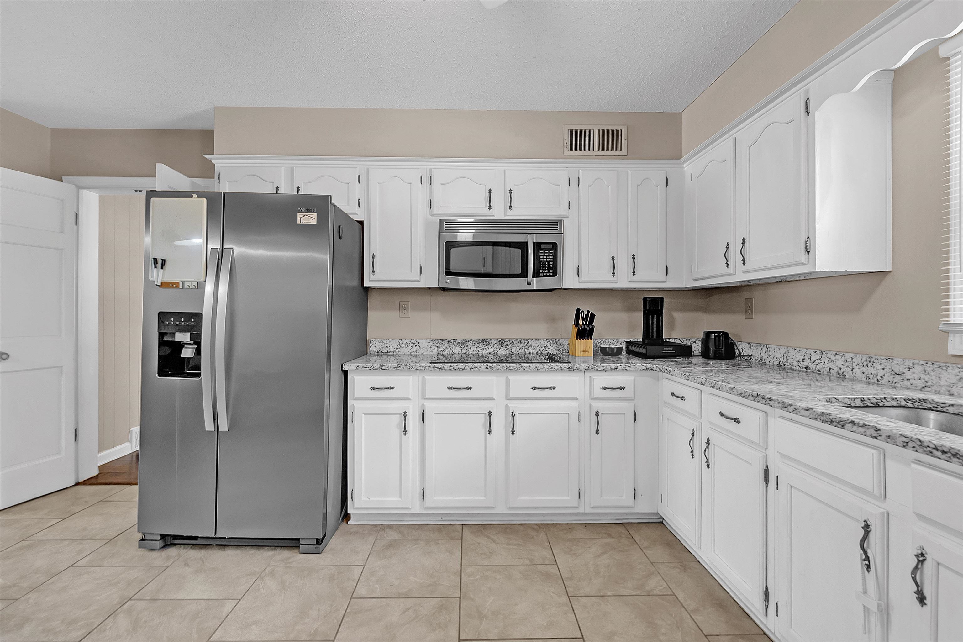 5184 Brydon Dr Property Photo 5