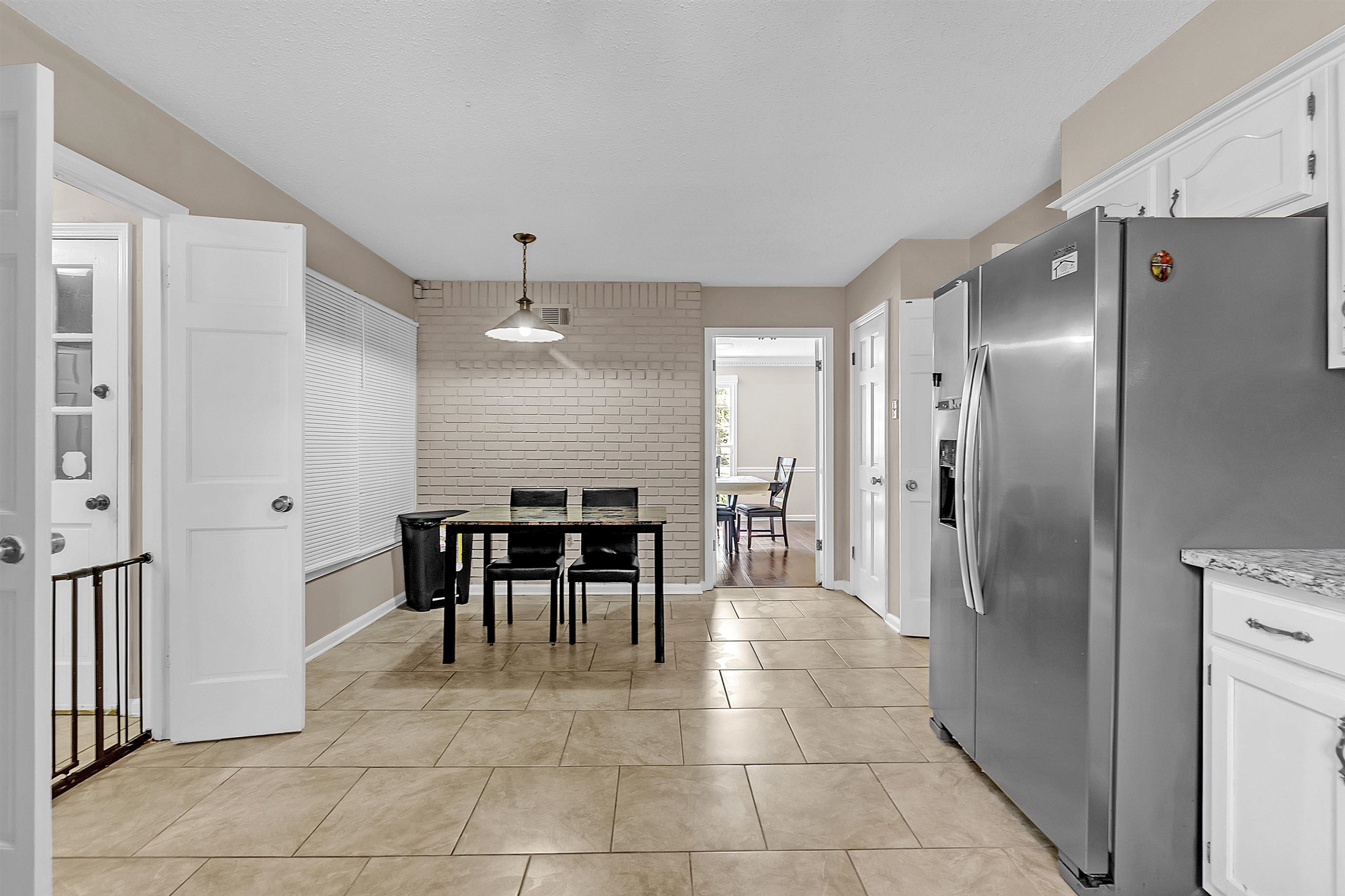 5184 Brydon Dr Property Photo 6