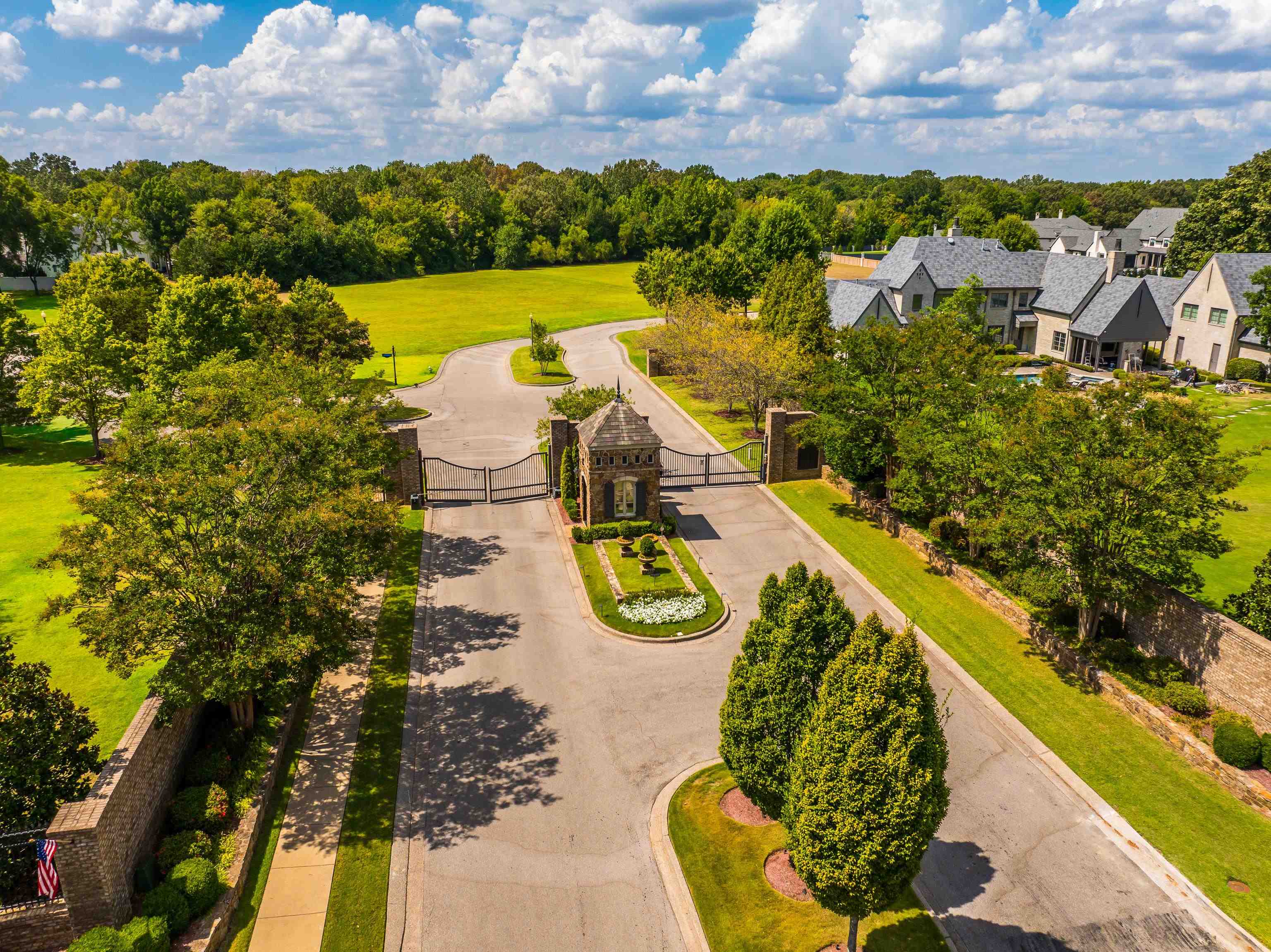 DUBRAY MANOR DR Property Photo 1