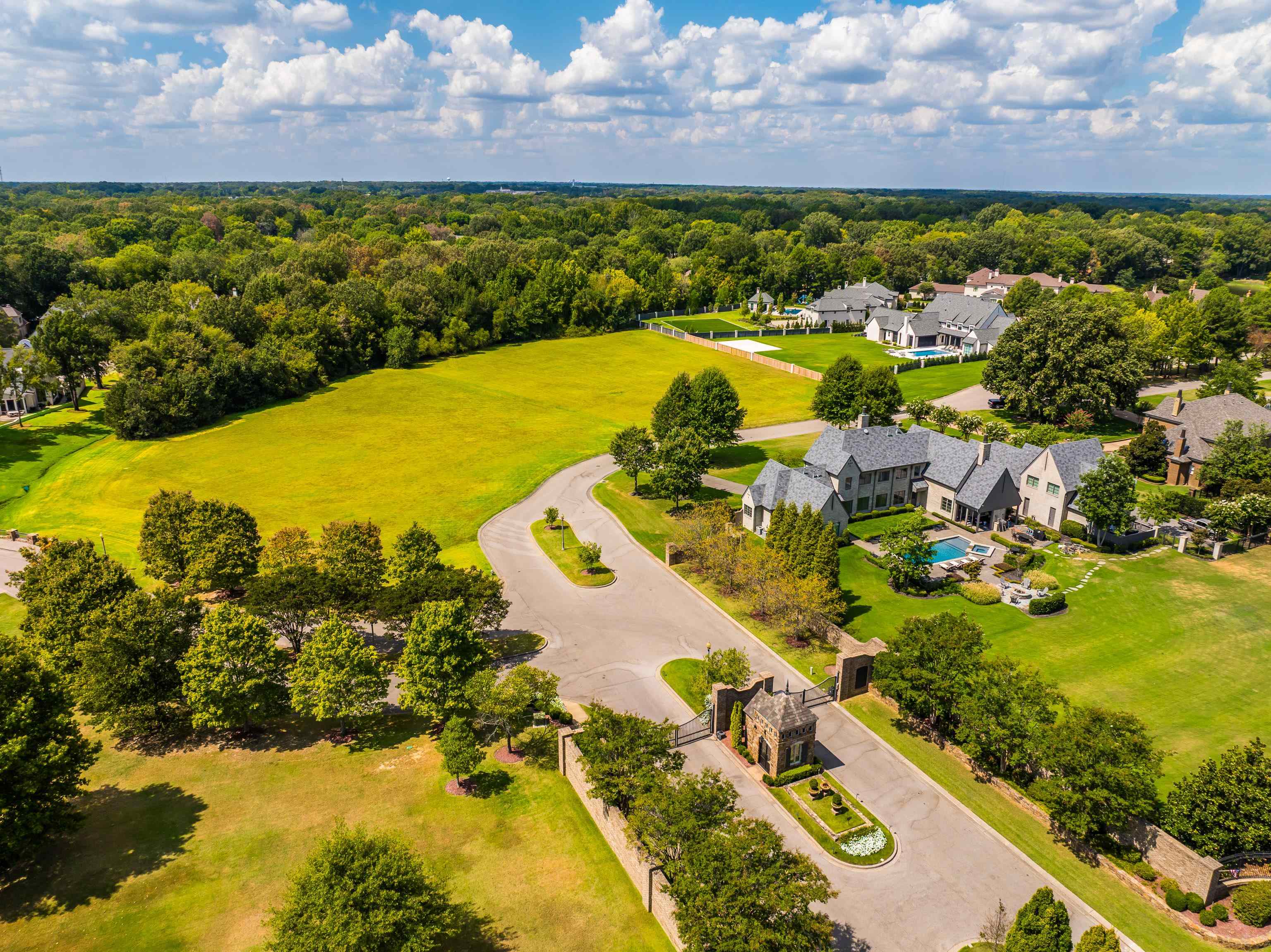 Dubray Manor Dr Property Photo 3