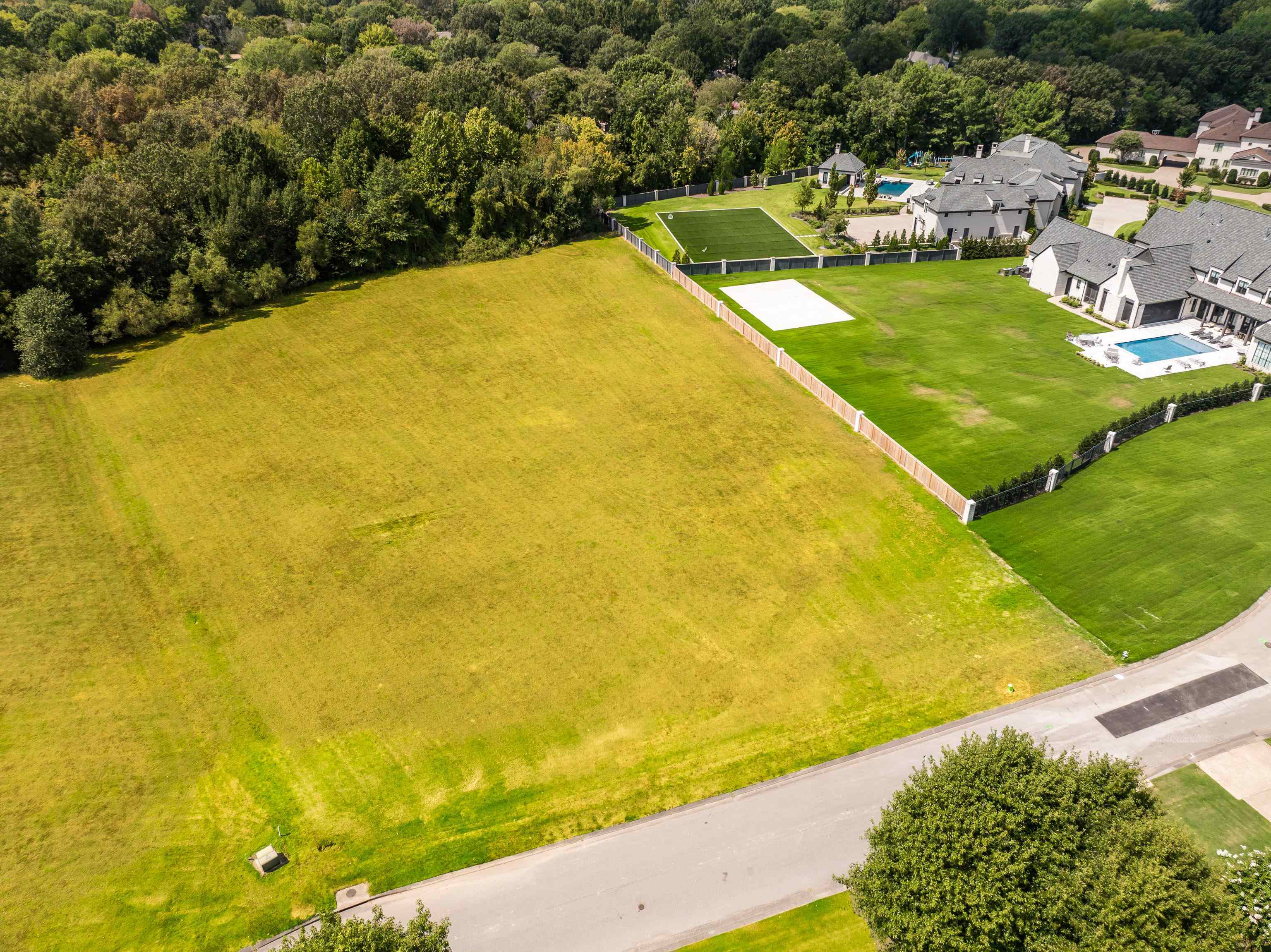 Dubray Manor Dr Property Photo 8