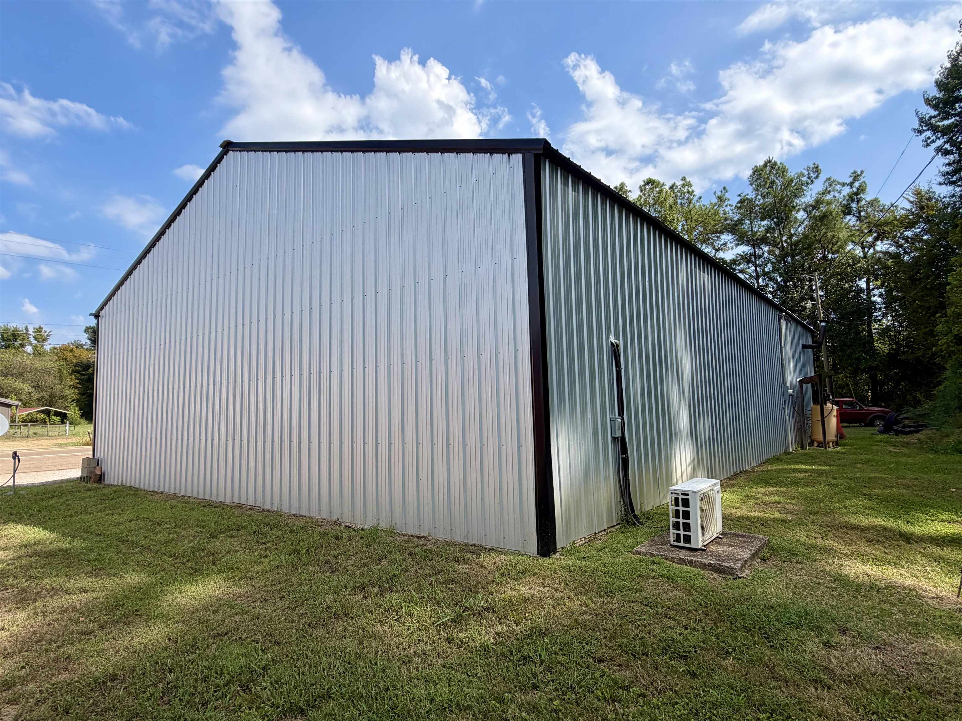 4362 57 Hwy Property Photo 16