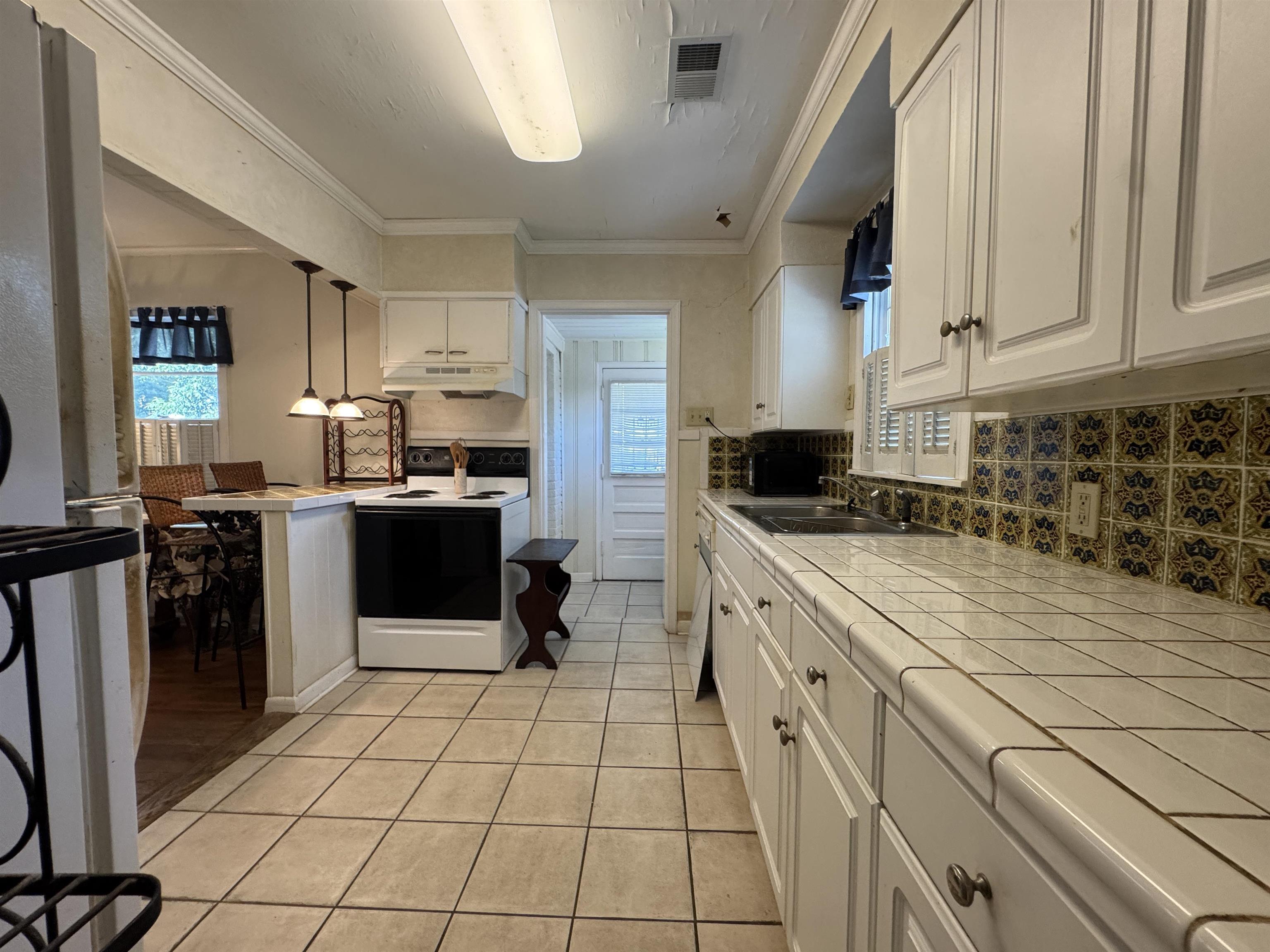 1282 Marcia Rd Property Photo 8