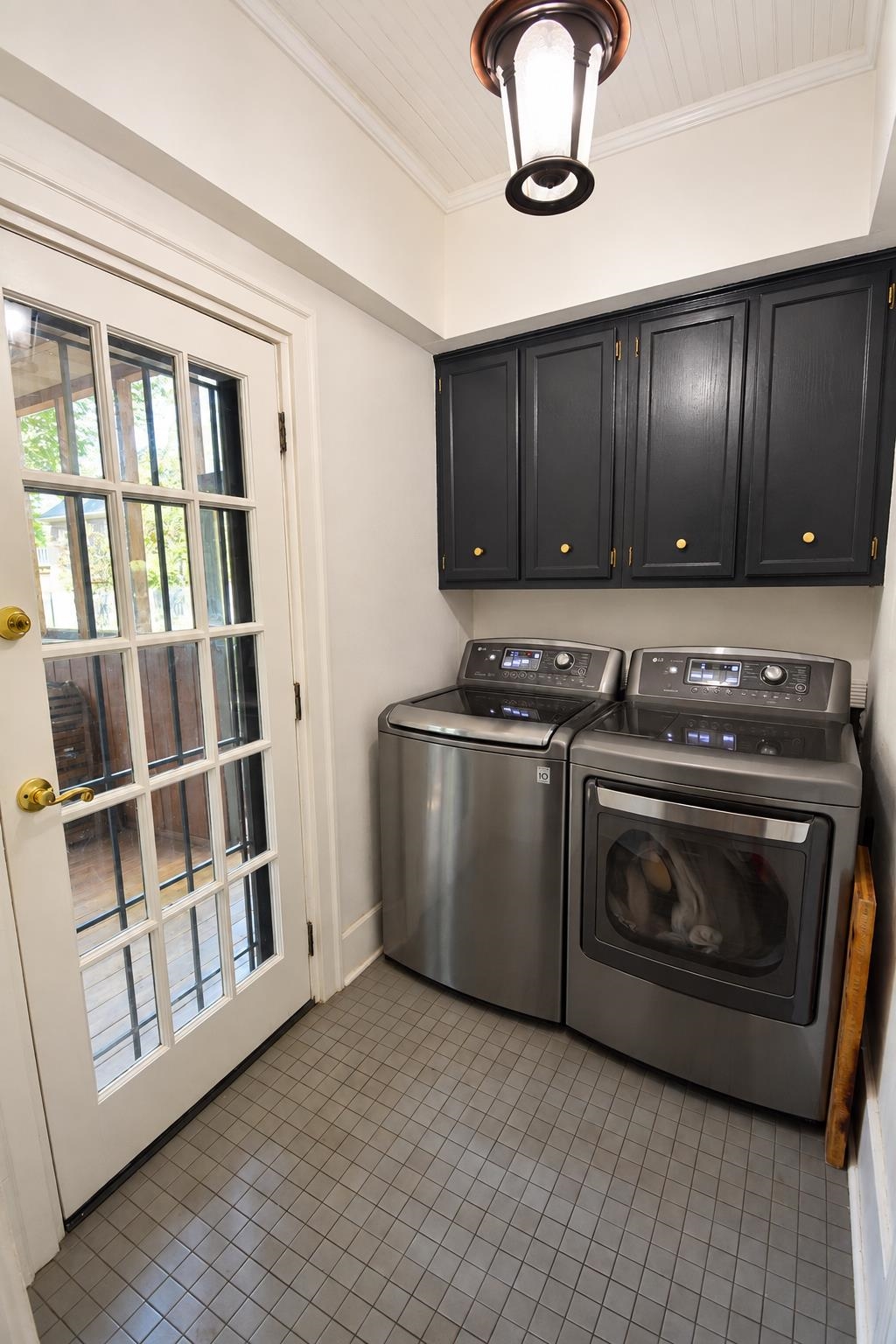 105 N Cox St Property Photo 19
