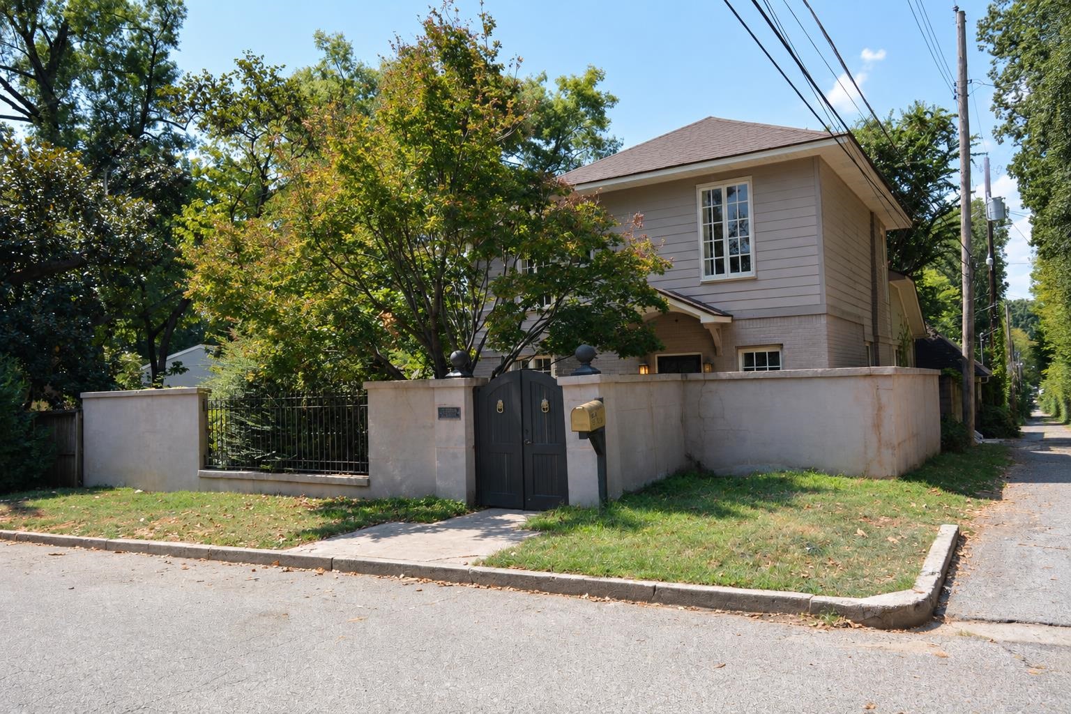 105 N Cox St Property Photo 40