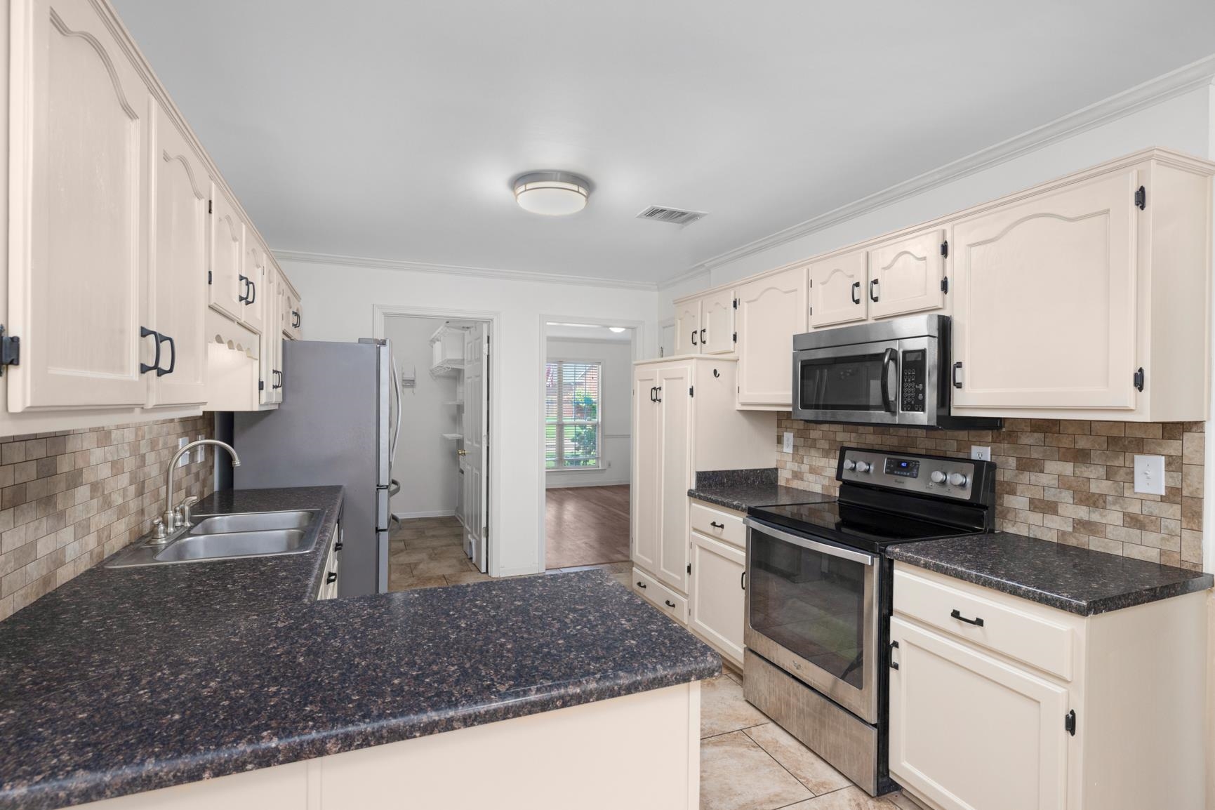 6649 Vallendar Cv Property Photo 13
