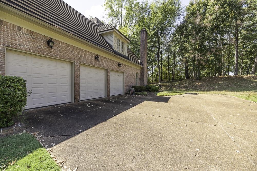 465 Riveredge Dr W Property Photo 6